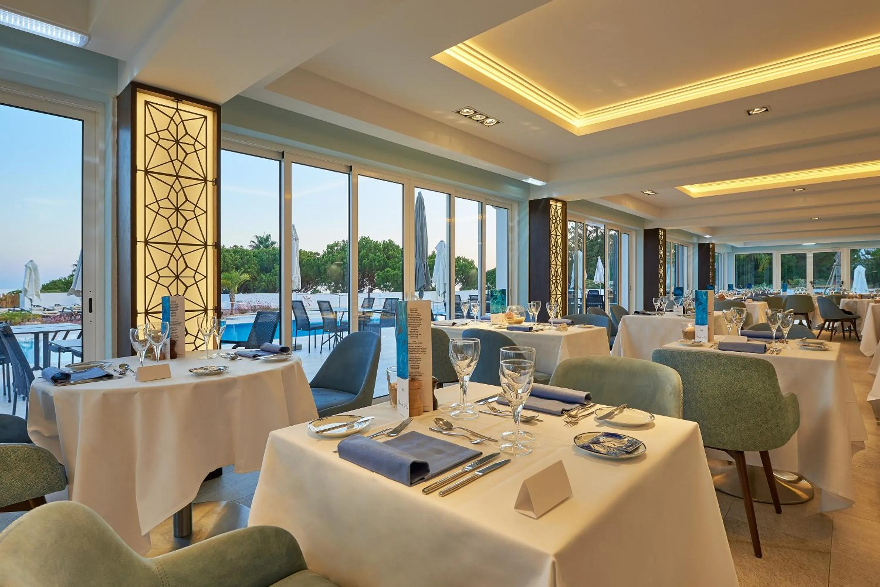 Restaurant/places to eat in Dona Filipa Hotel