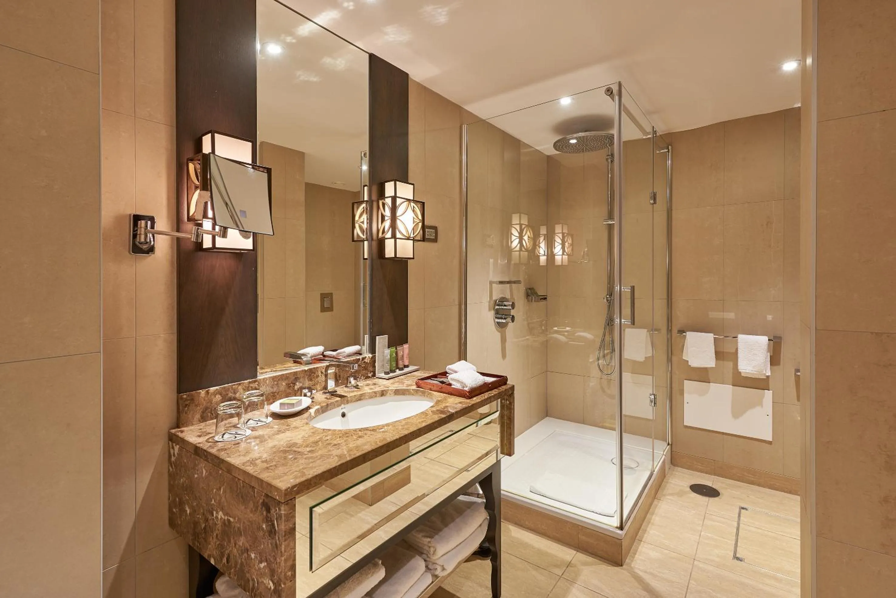 Bathroom in Dona Filipa Hotel