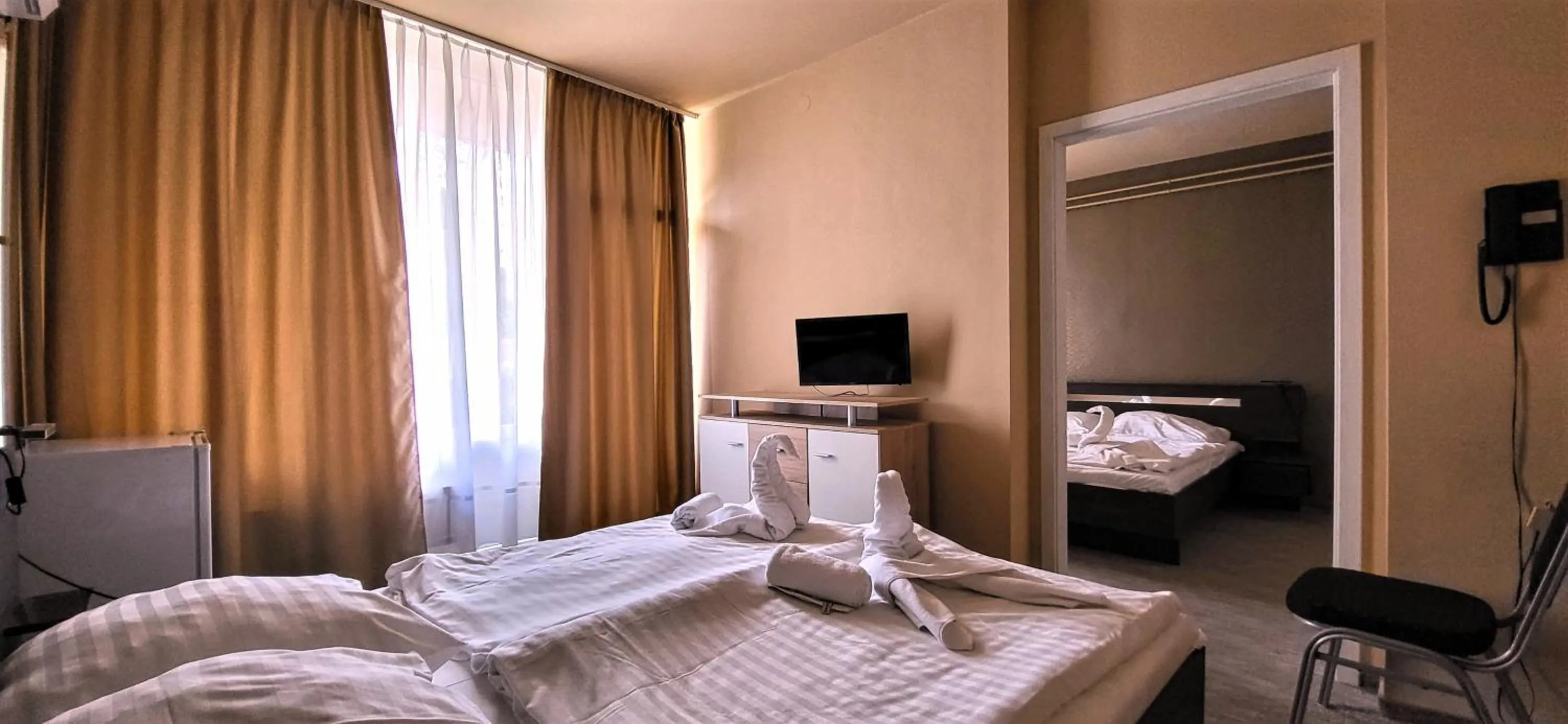 Photo of the whole room, Bed in Hotel Korona