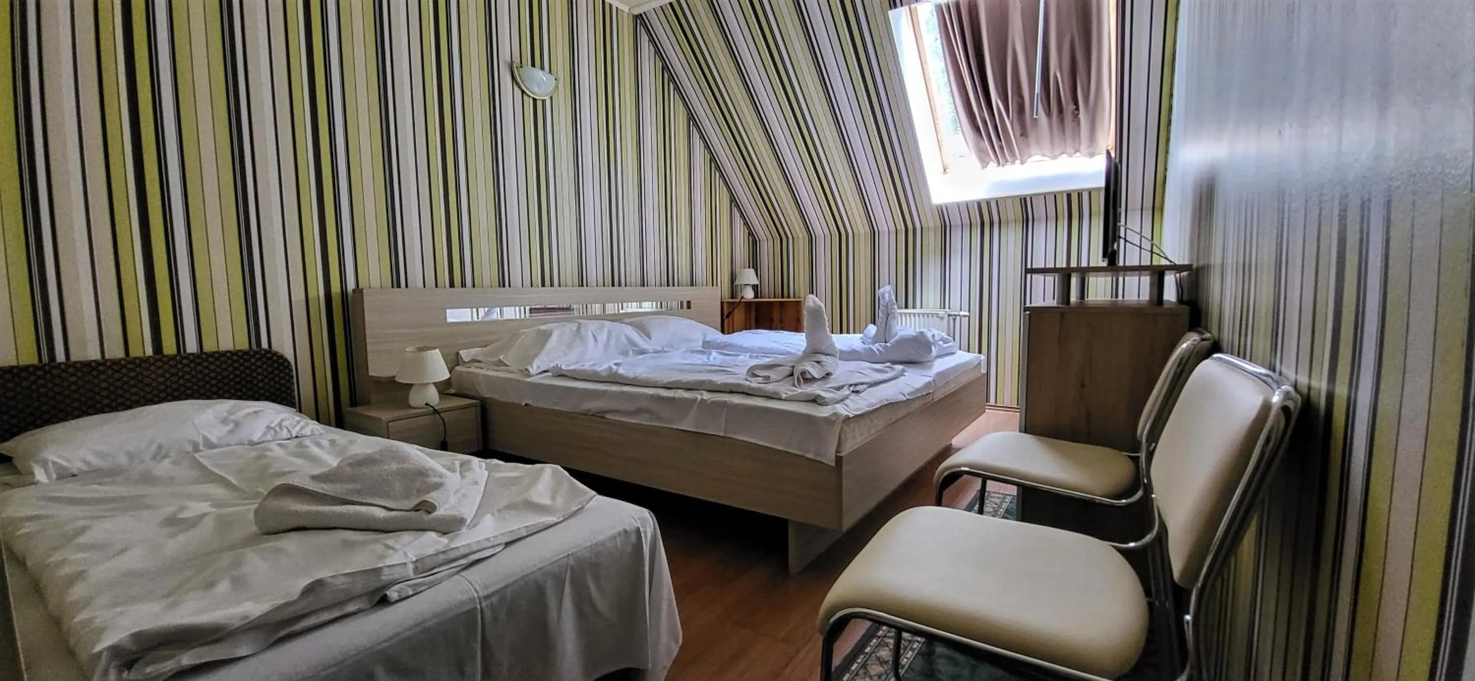 Photo of the whole room, Bed in Hotel Korona