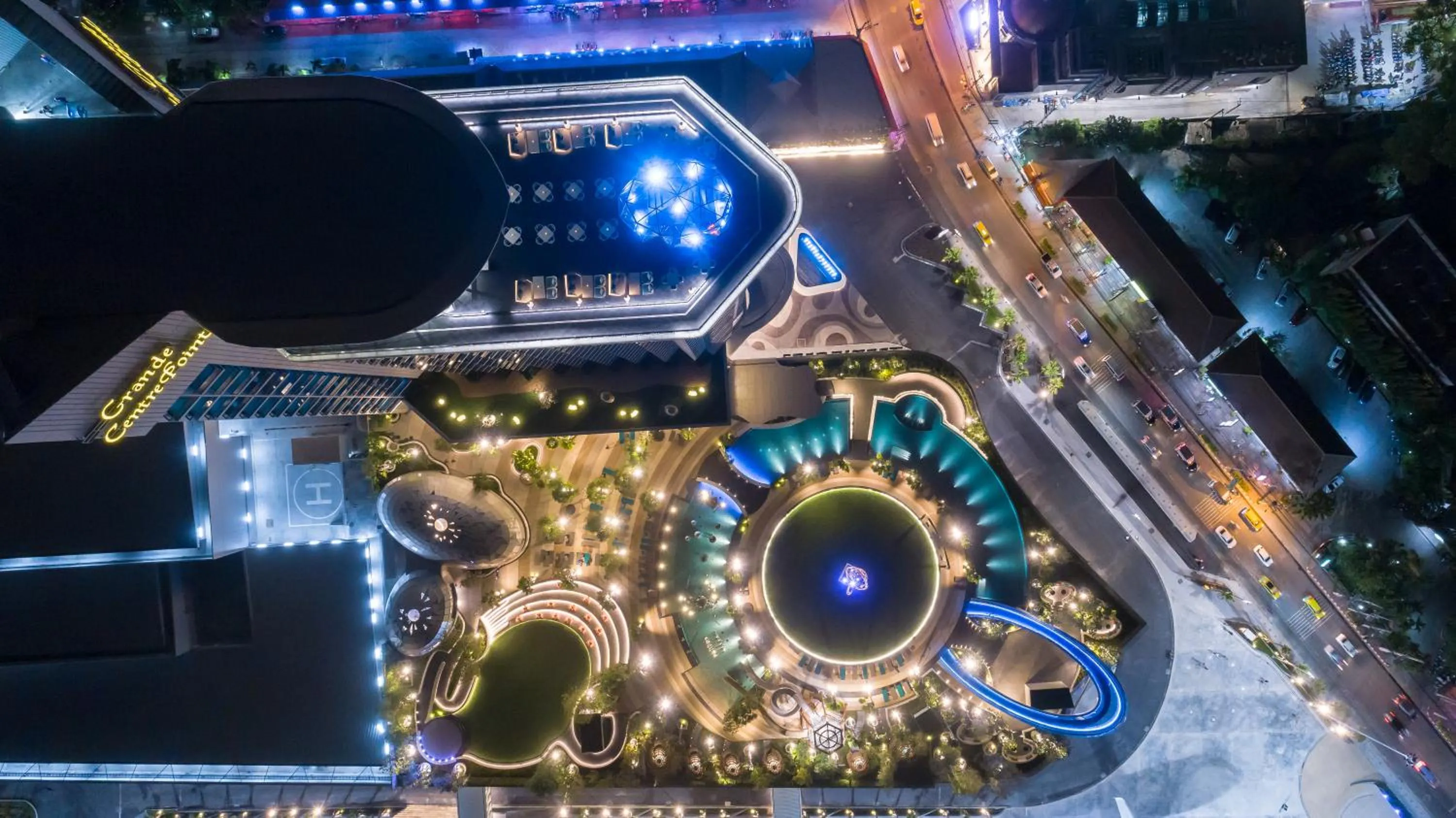 Property building in Grande Centre Point Pattaya