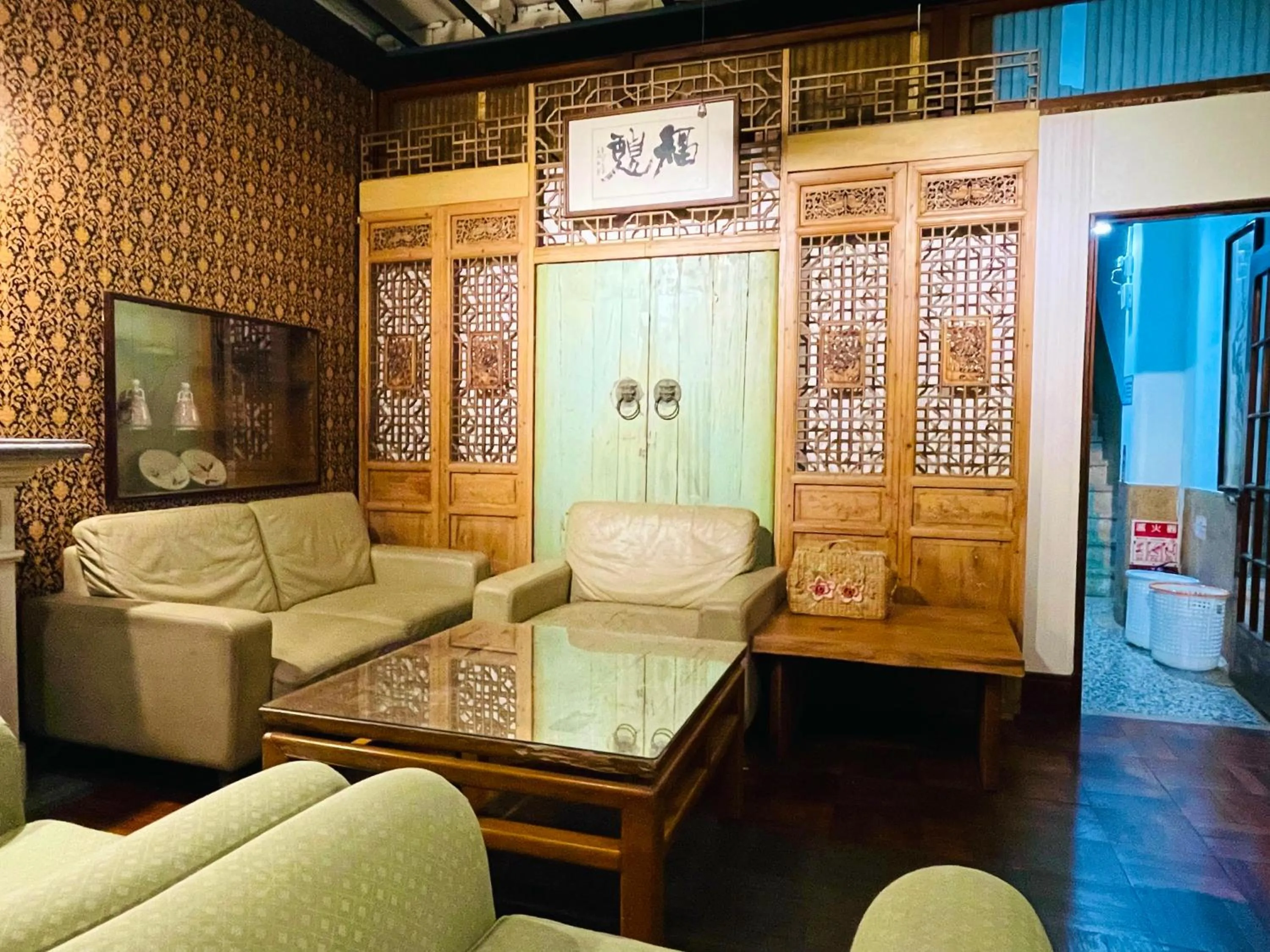 Seating area in Fuqi Hostel - Yuanqi