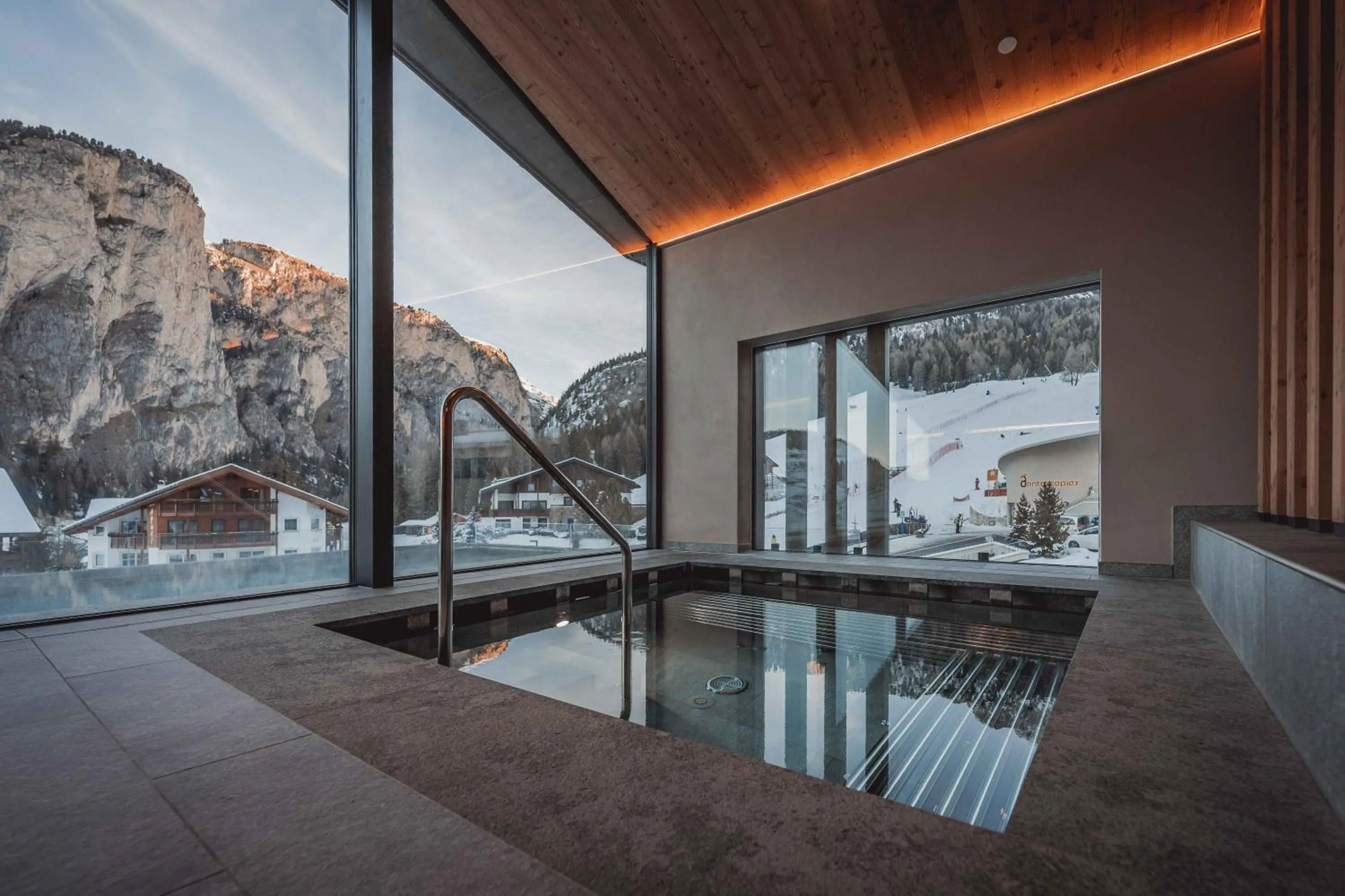 Hot Tub in Hotel Continental Dolomites