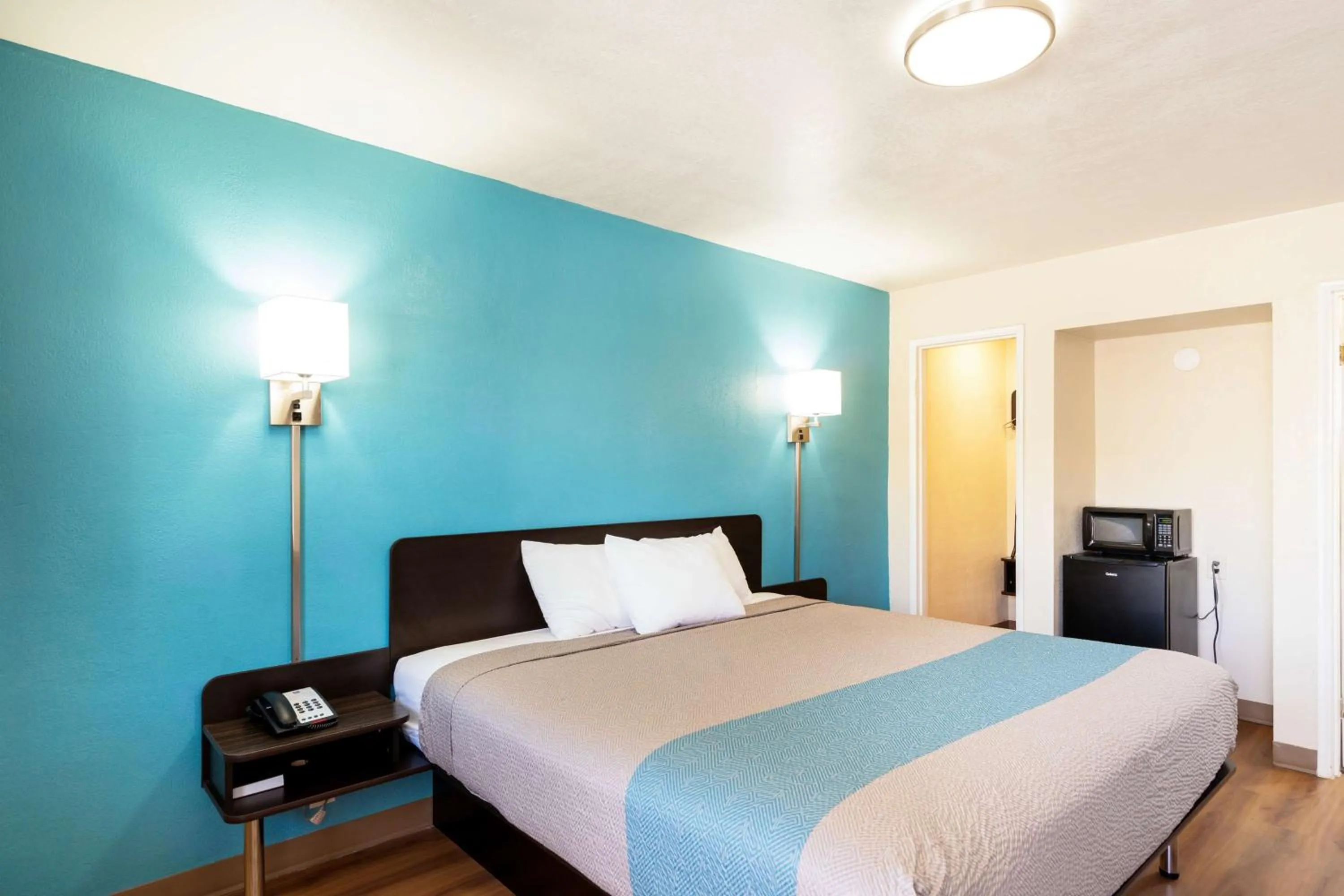 Photo of the whole room, Bed in Motel 6-Odessa, TX - 2nd Street