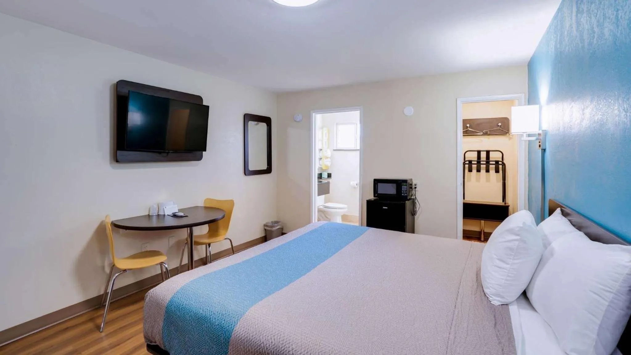 Bedroom, Bed in Motel 6-Odessa, TX - 2nd Street