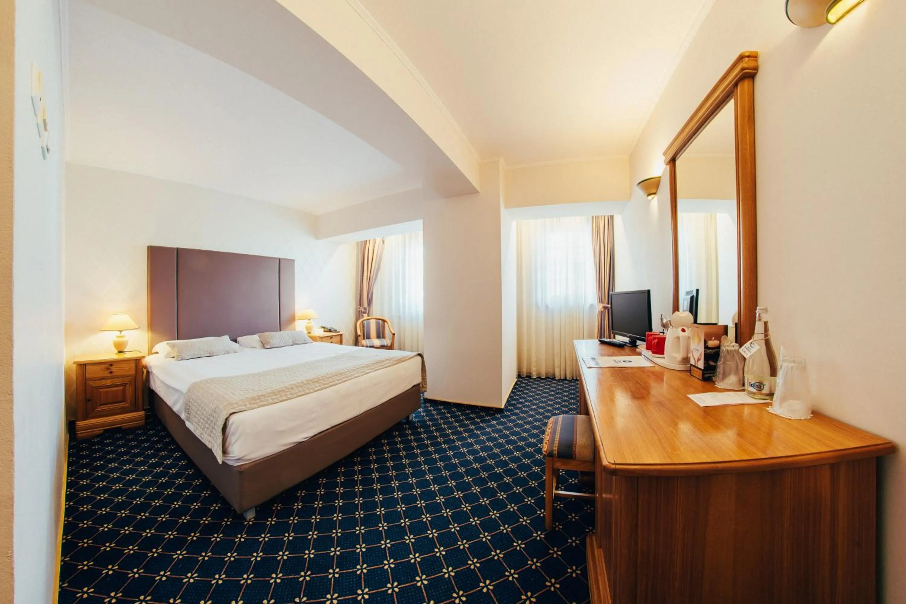 Photo of the whole room, Bed in Hotel Best Western Bucovina