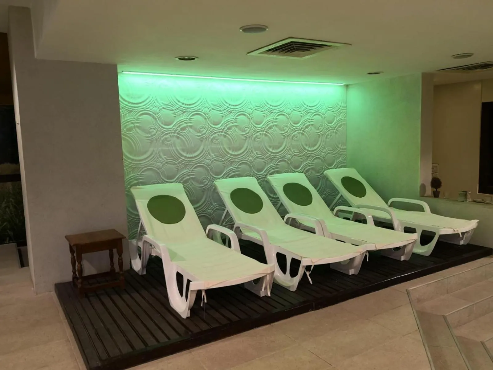 Hot Spring Bath in Hotel Best Western Bucovina