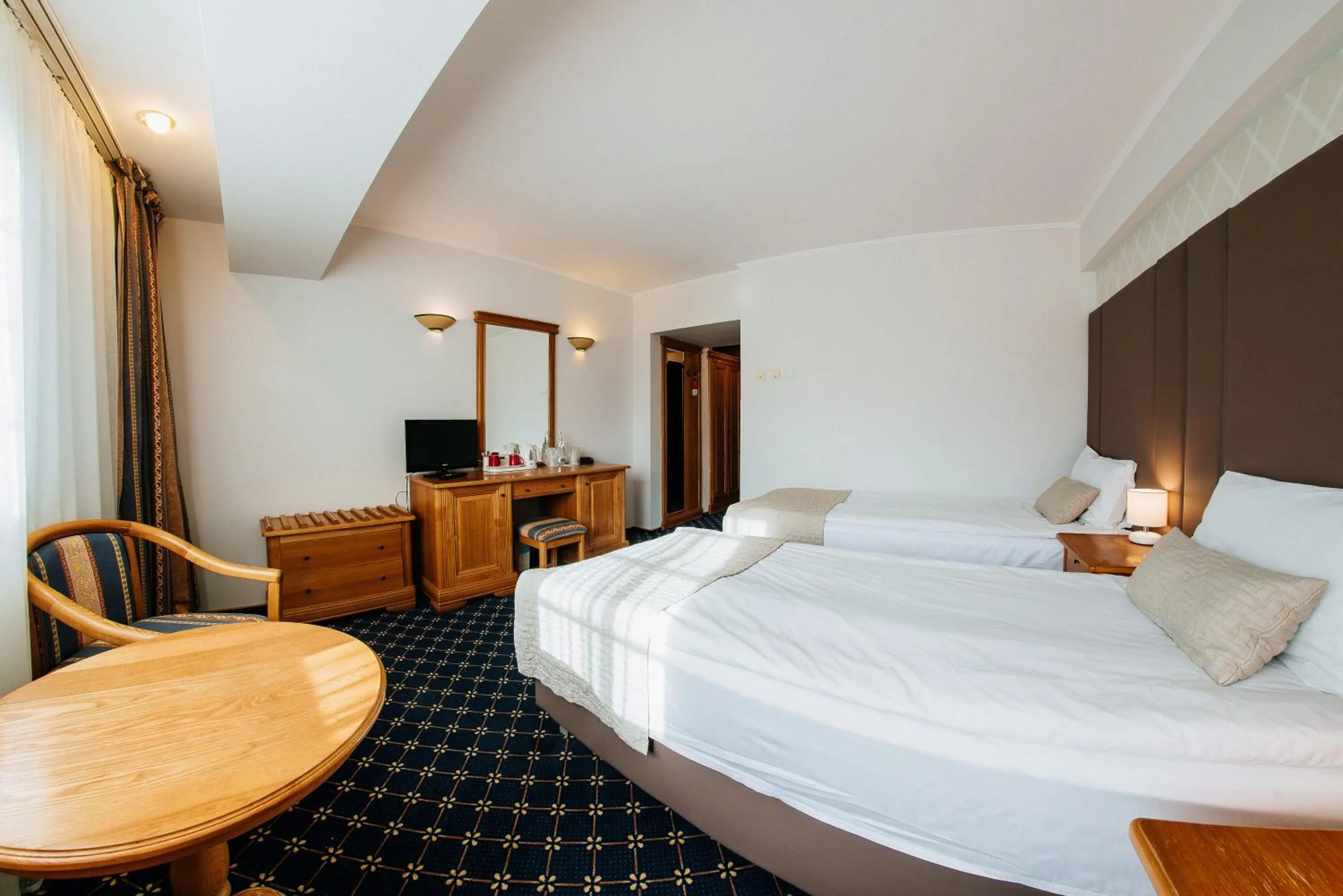 Photo of the whole room, Bed in Hotel Best Western Bucovina