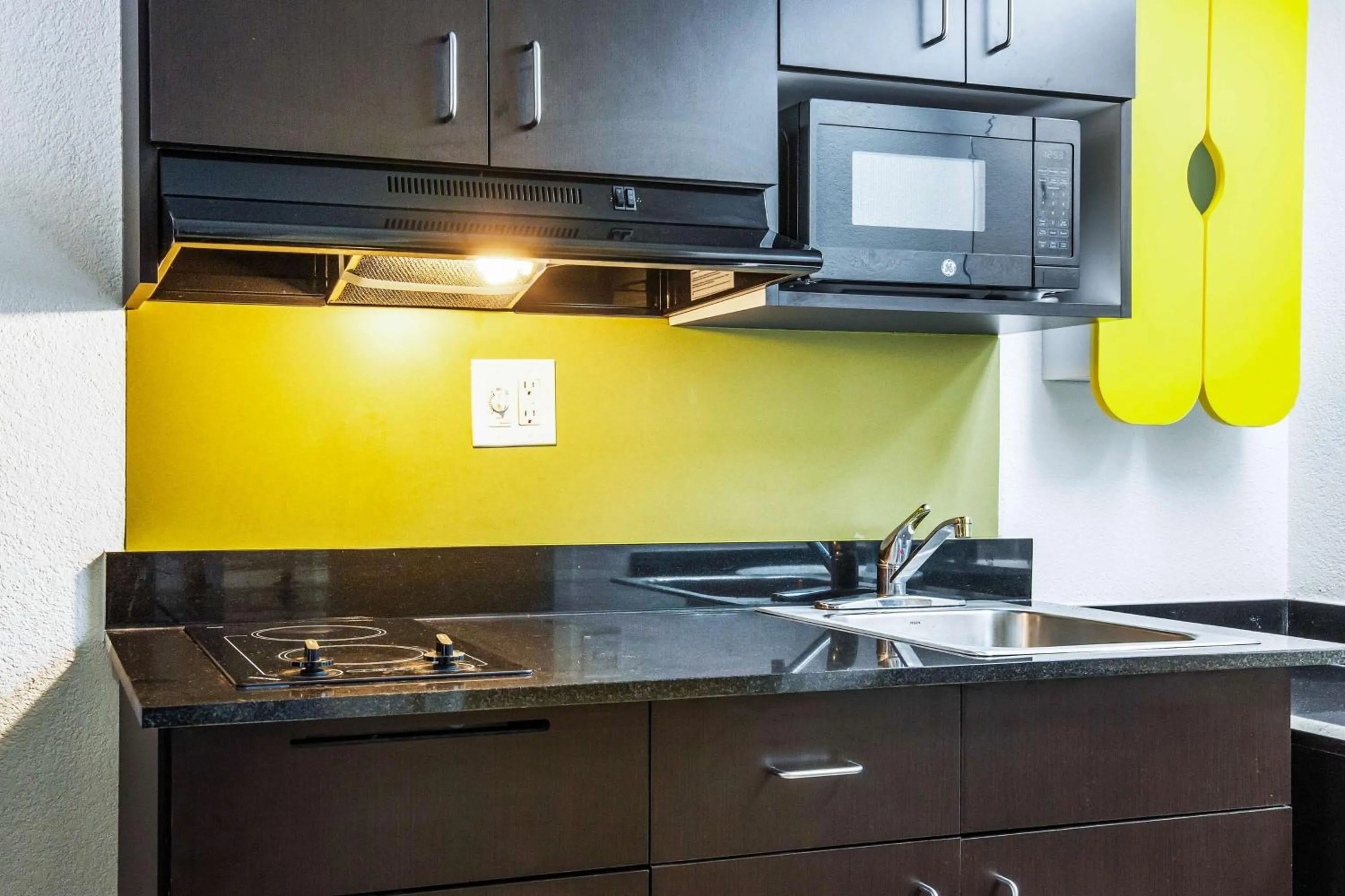 Kitchen or kitchenette in Studio 6-Alexandria, LA