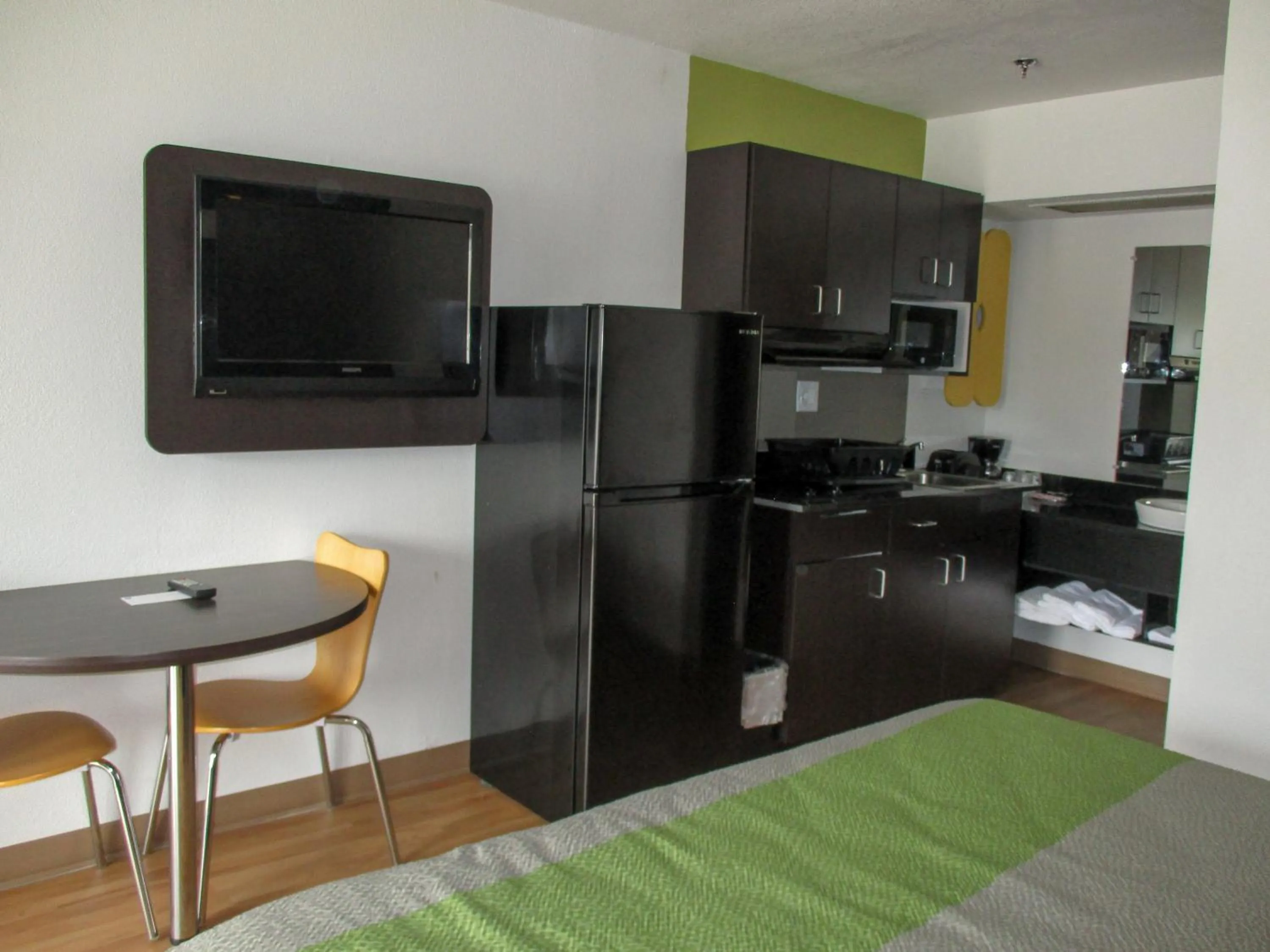 Bedroom in Studio 6-Alexandria, LA