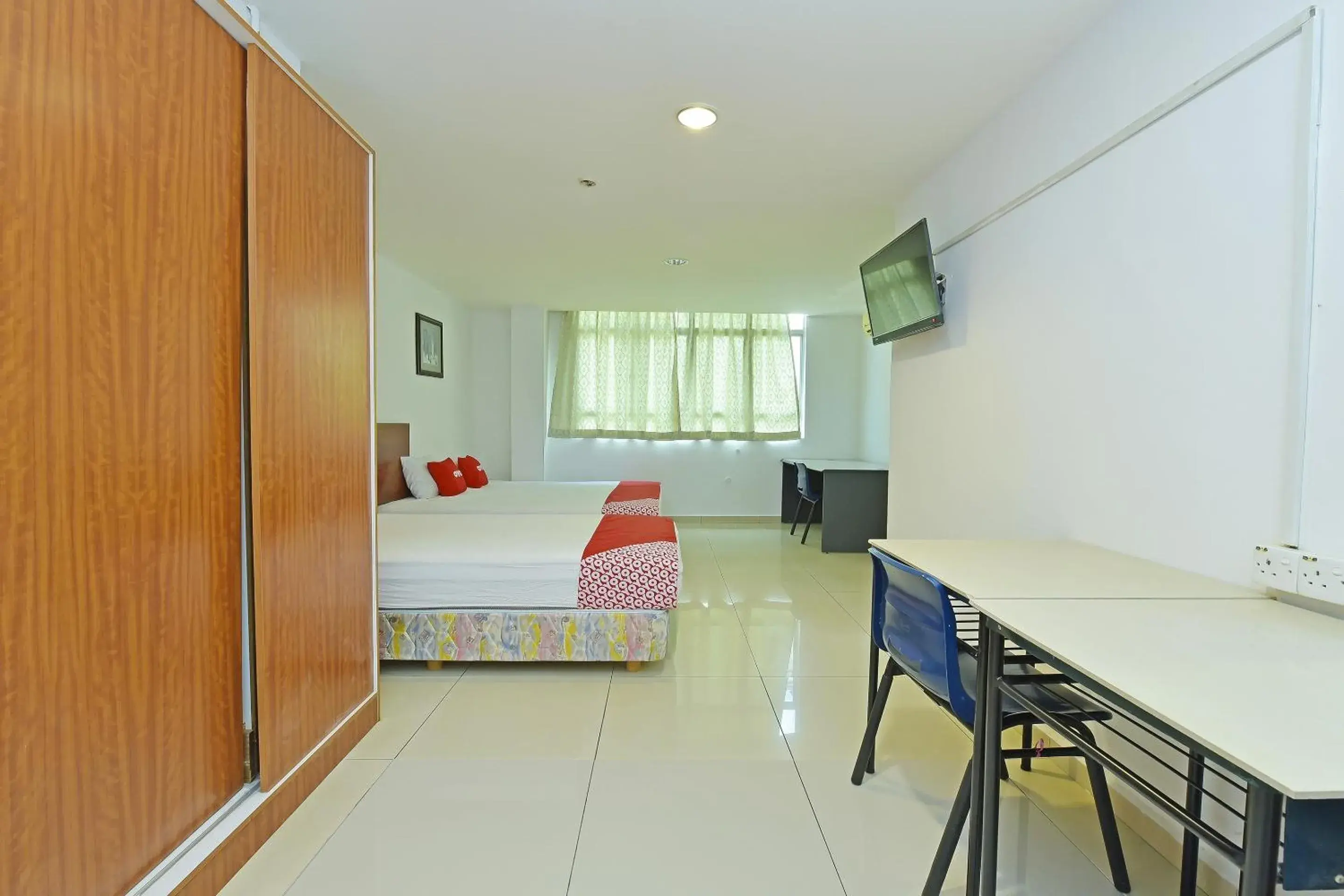 Deluxe Triple Room in Hotel O Sam Huat Hotel Deluxe Triple Room in Hotel O Sam Huat Hotel