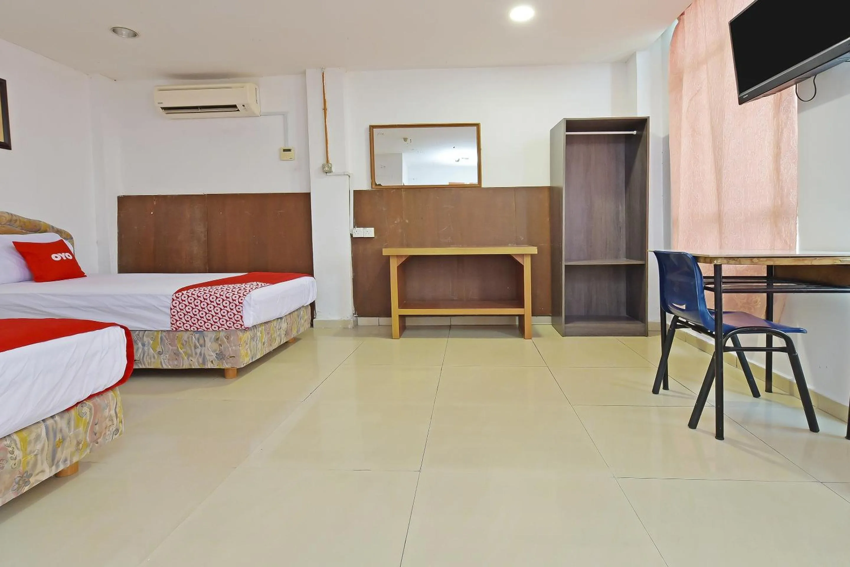 Bedroom, Bed in Hotel O Sam Huat Hotel