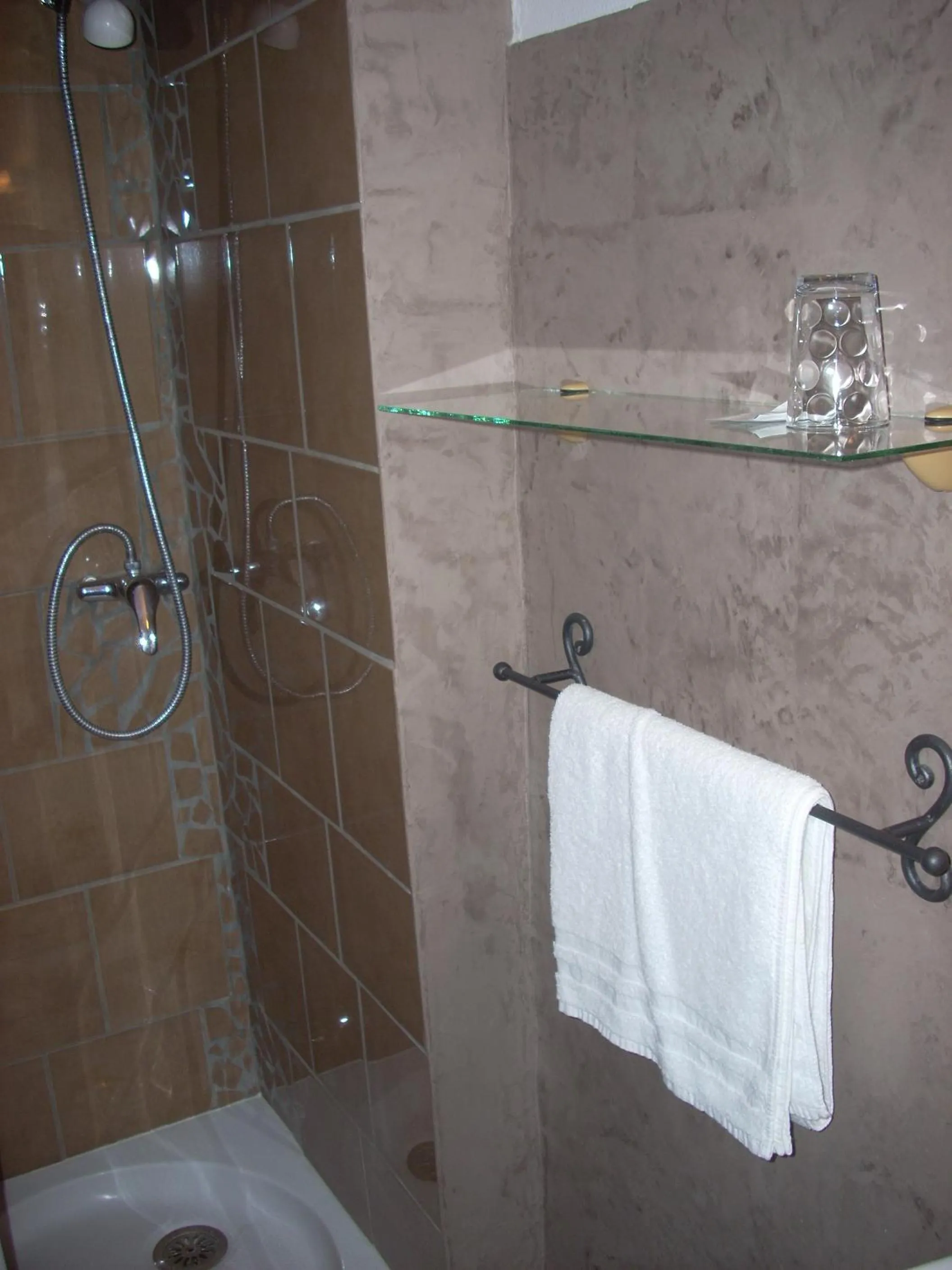 Bathroom in Hotel du Château
