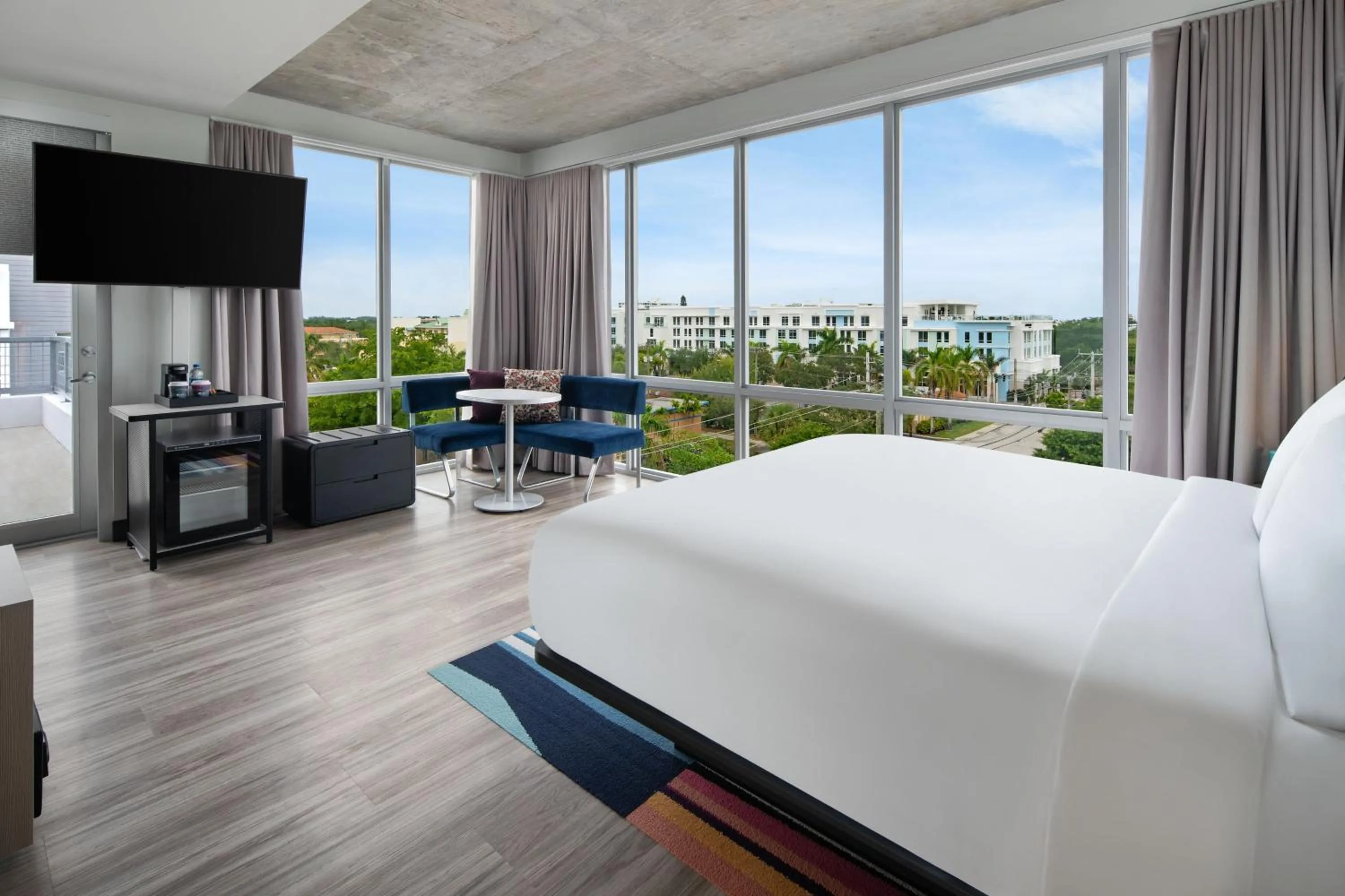Bedroom, Bed in Aloft Delray Beach