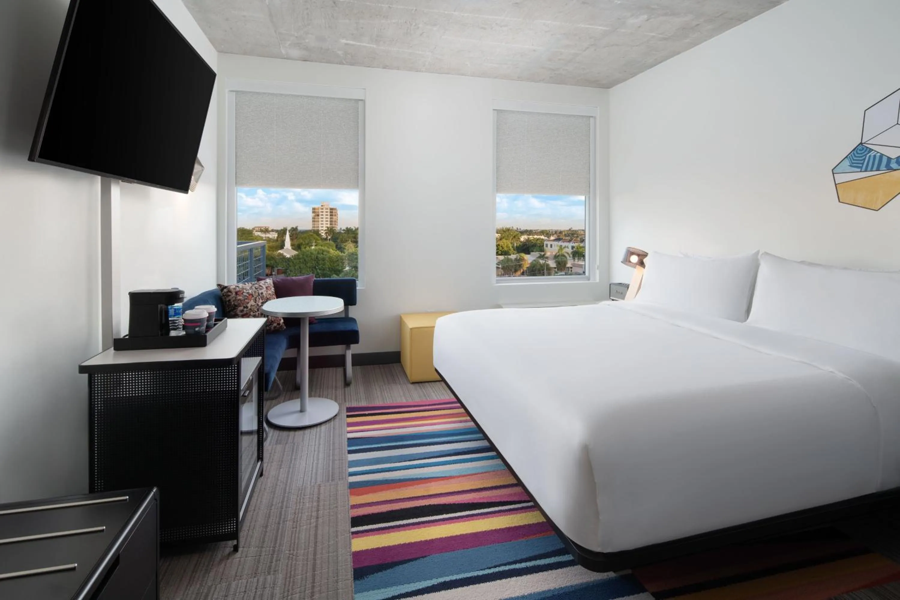 Photo of the whole room, Bed in Aloft Delray Beach