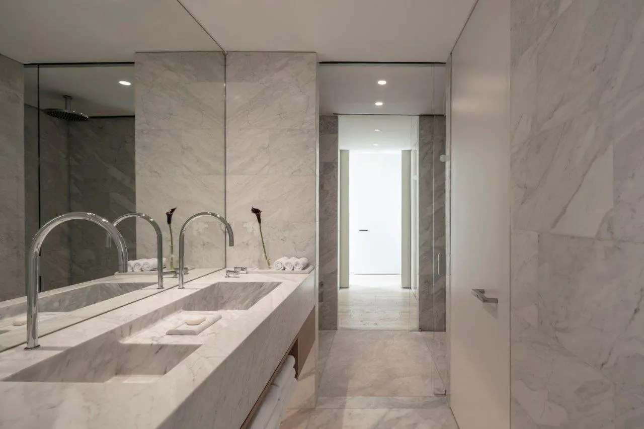 Bathroom in The Jaffa - Fattal Limited Edition