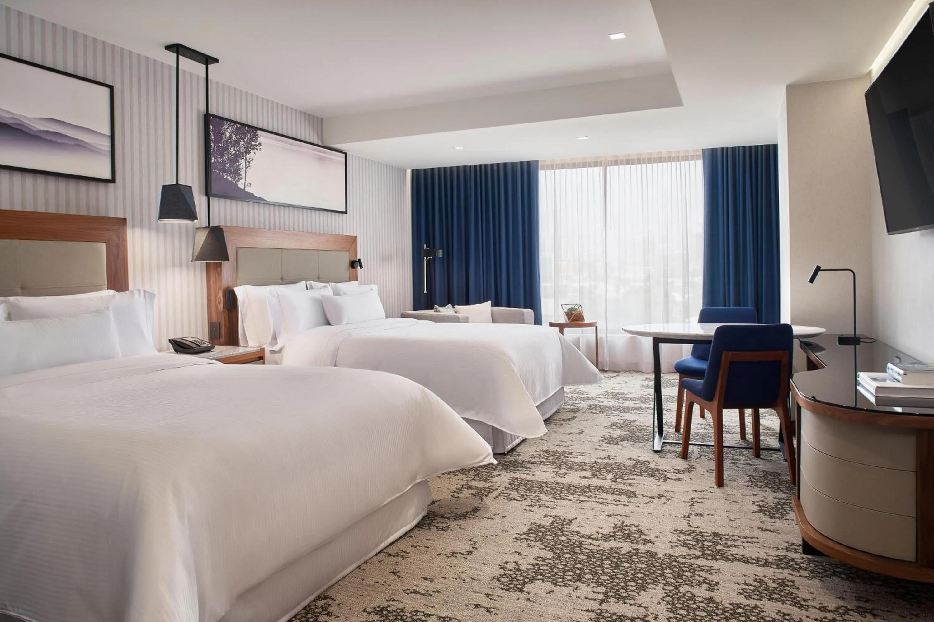 Photo of the whole room, Bed in The Westin Monterrey Valle