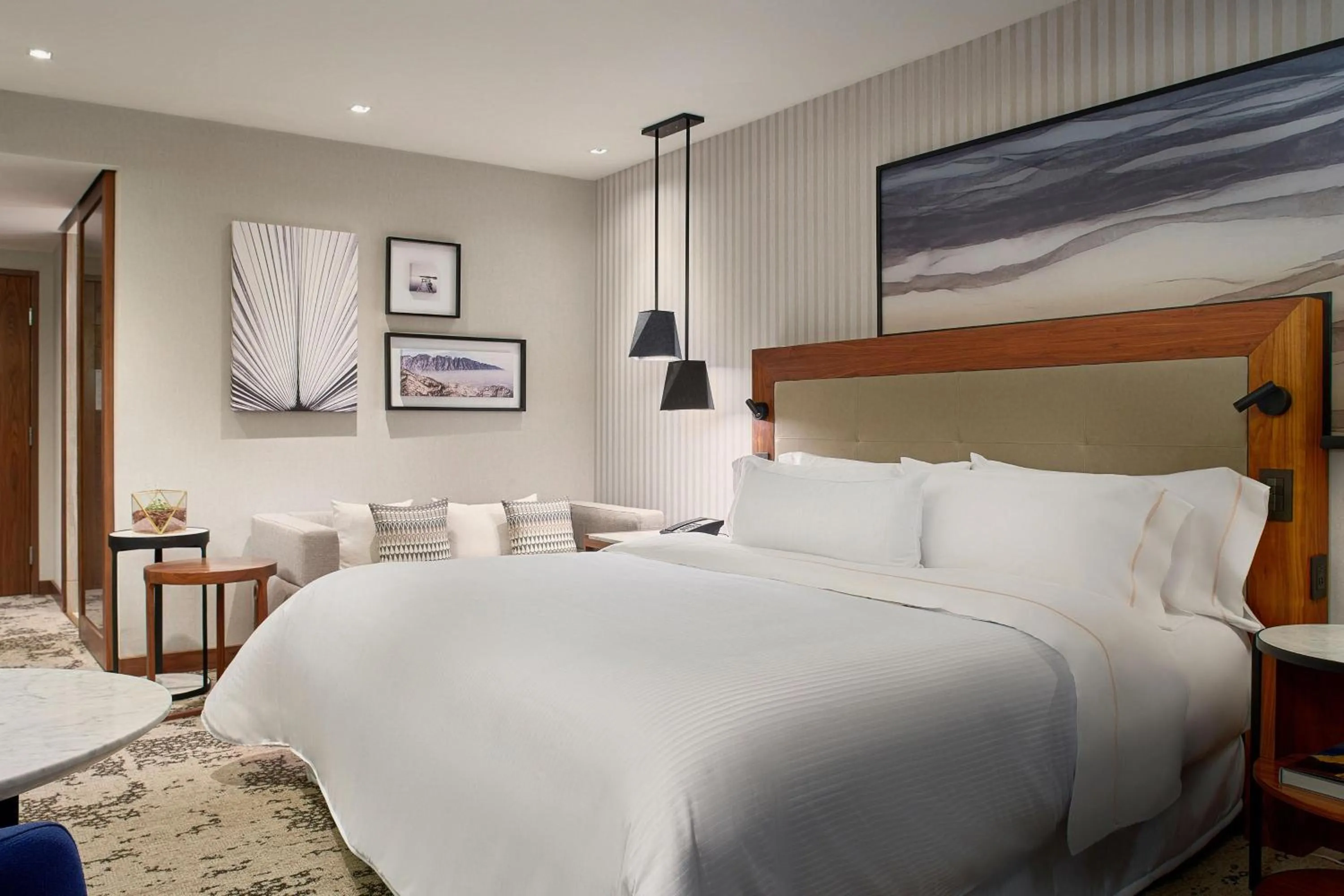 Photo of the whole room, Bed in The Westin Monterrey Valle