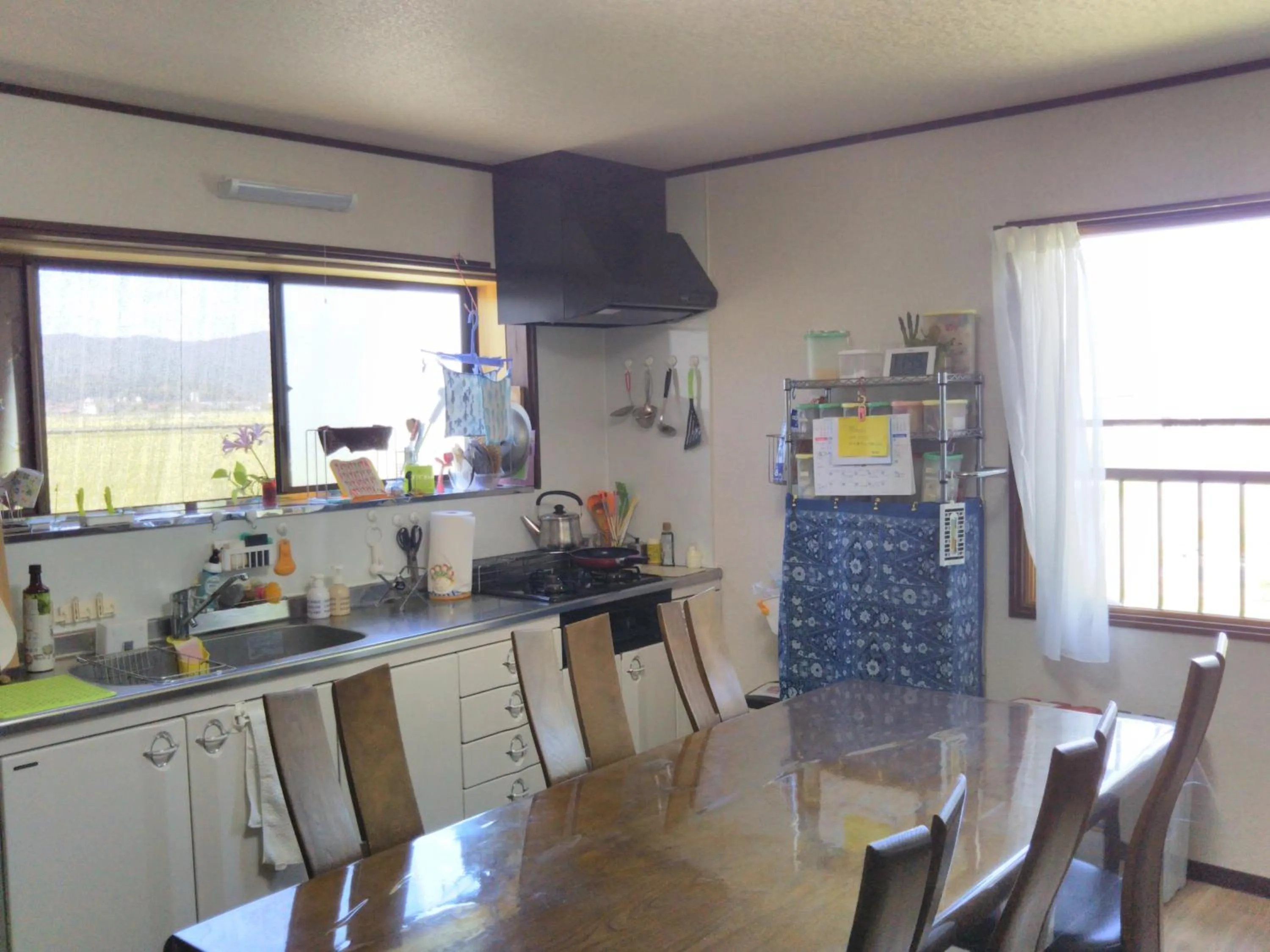 Communal lounge/ TV room in Guest House Hostel yukuru