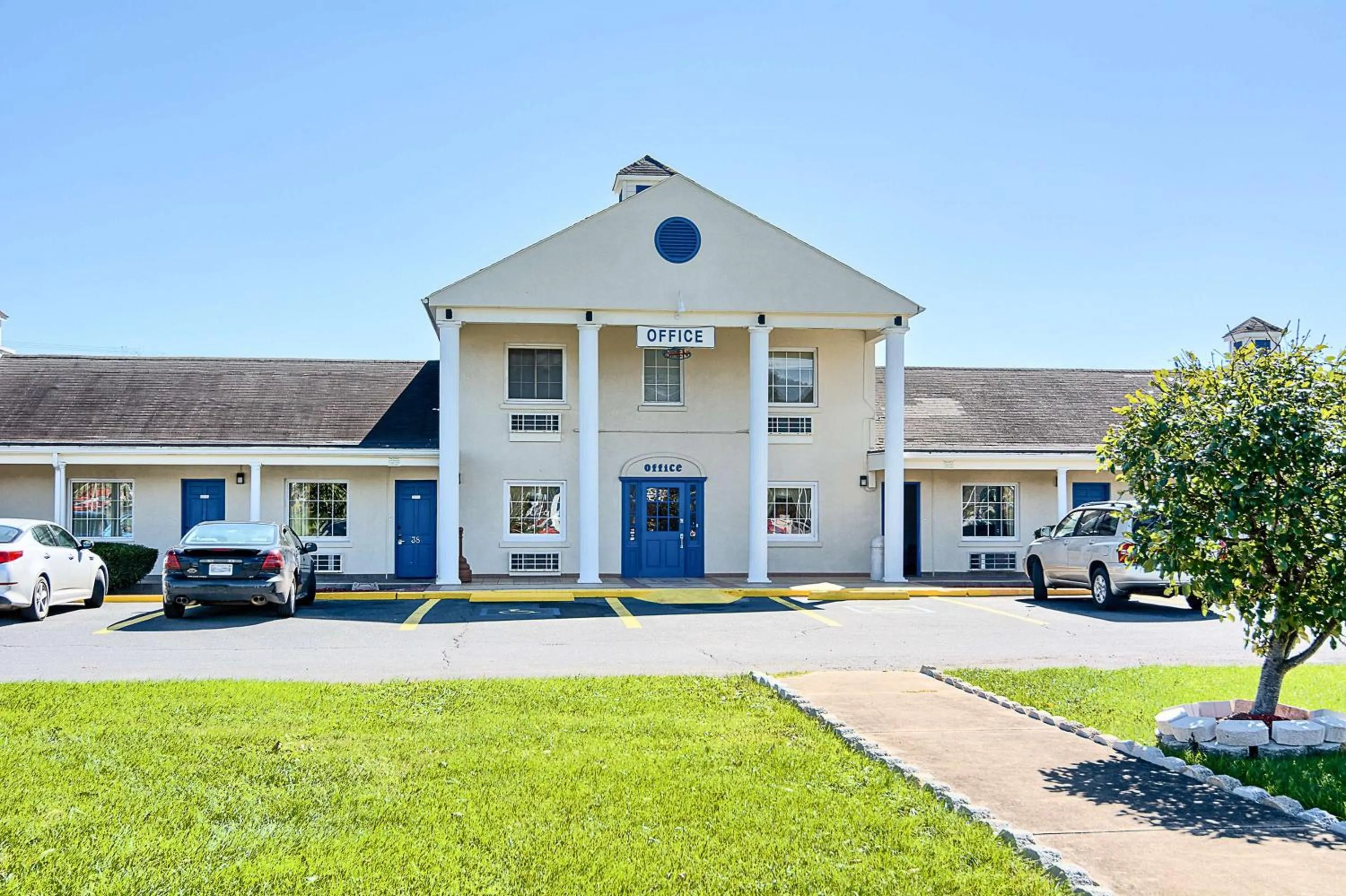 Property building in Motel 6-Harrisonburg, VA - South