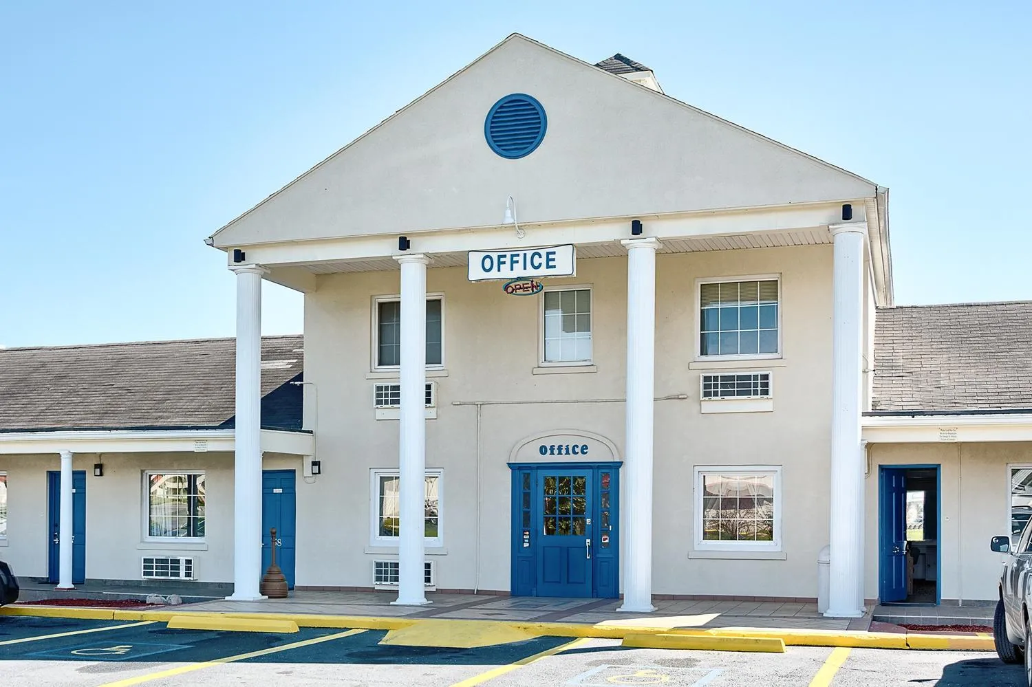 Property building in Motel 6-Harrisonburg, VA - South