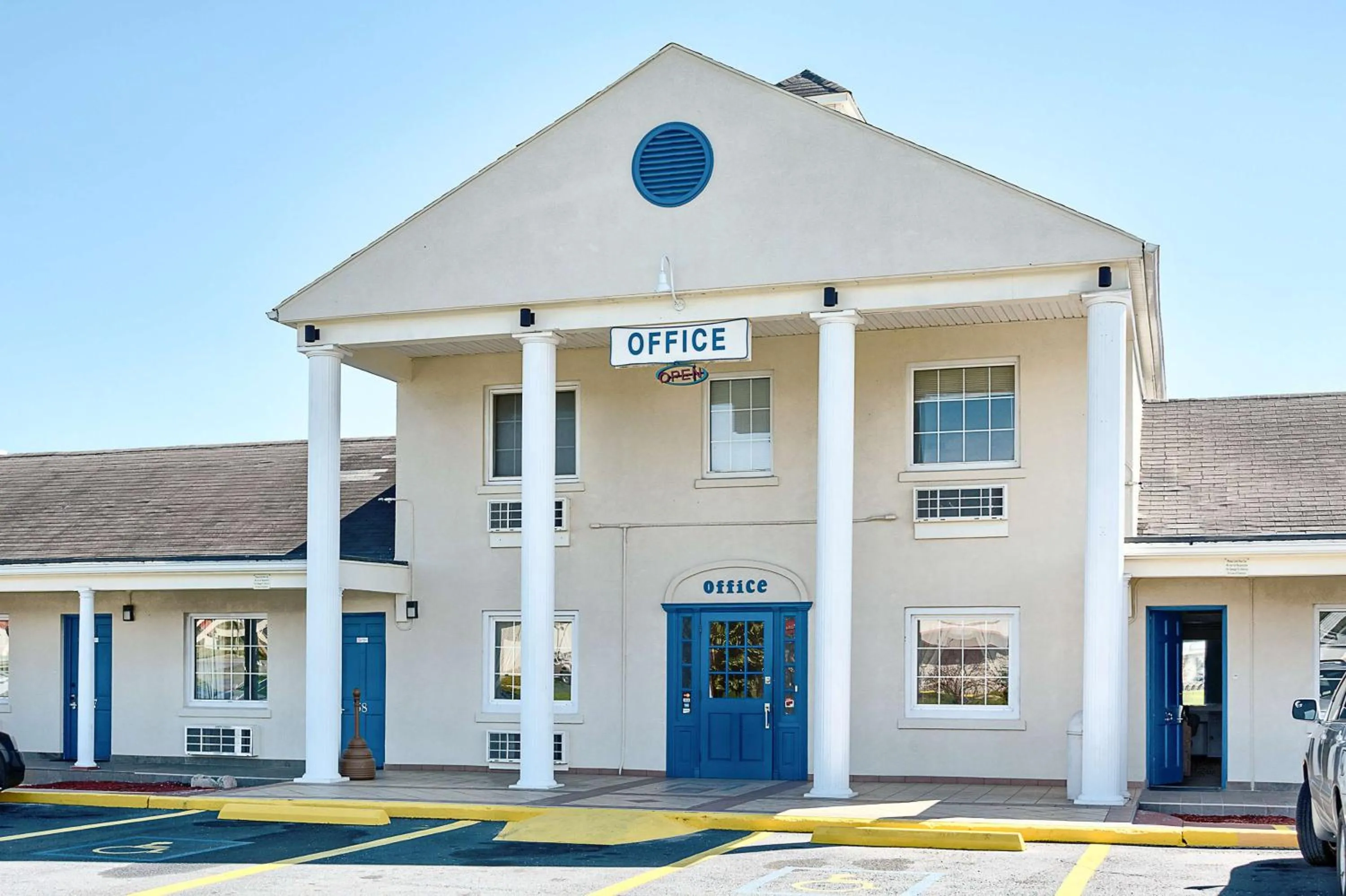 Property building in Motel 6-Harrisonburg, VA - South