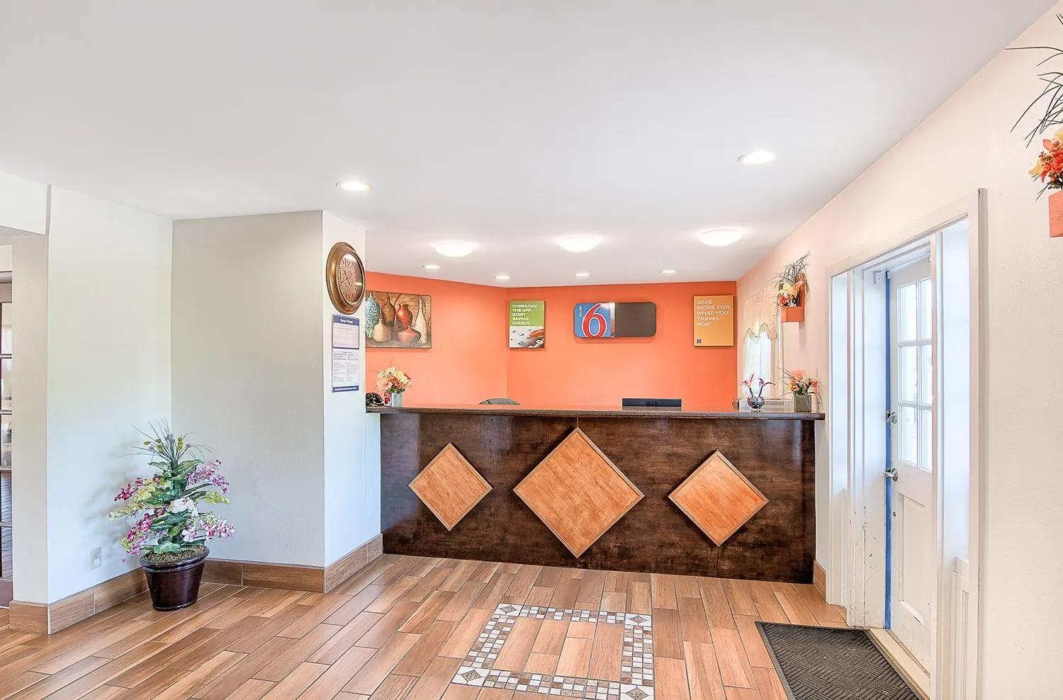 Lobby or reception in Motel 6-Harrisonburg, VA - South