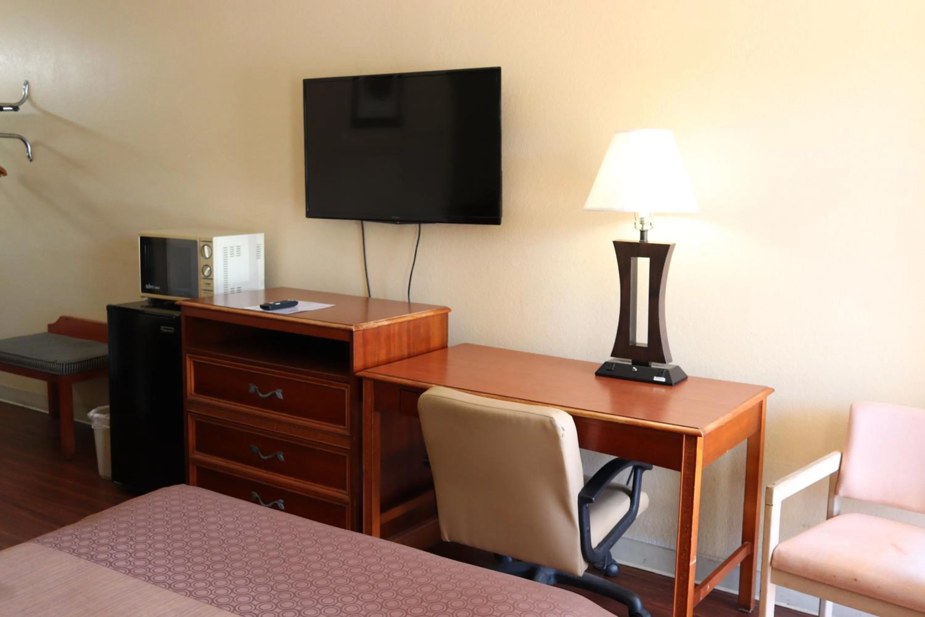 Guests, Bed in Woodstream Inn