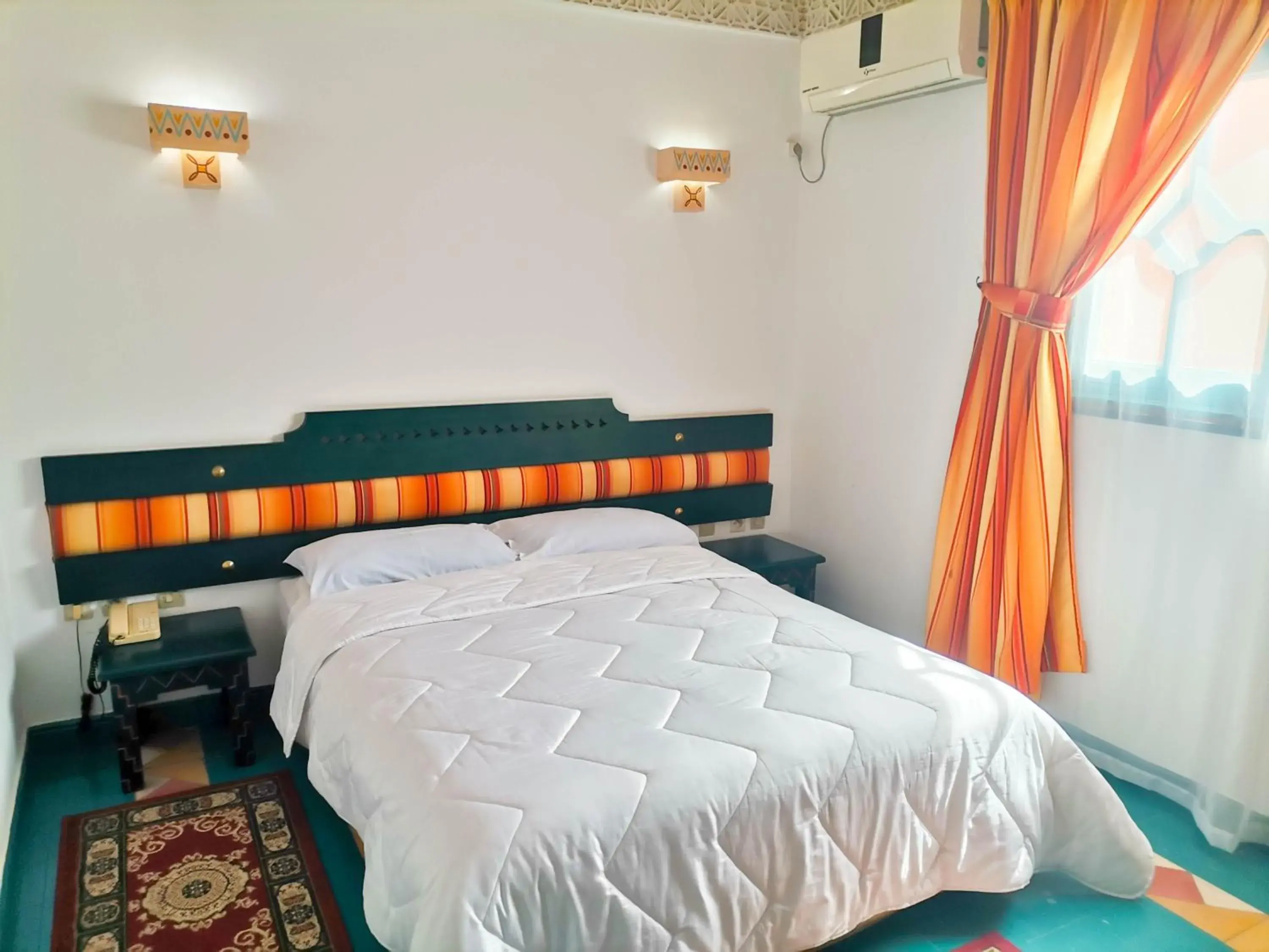 Single Room in Hôtel Auberge du Littoral Single Room in Hôtel Auberge du Littoral