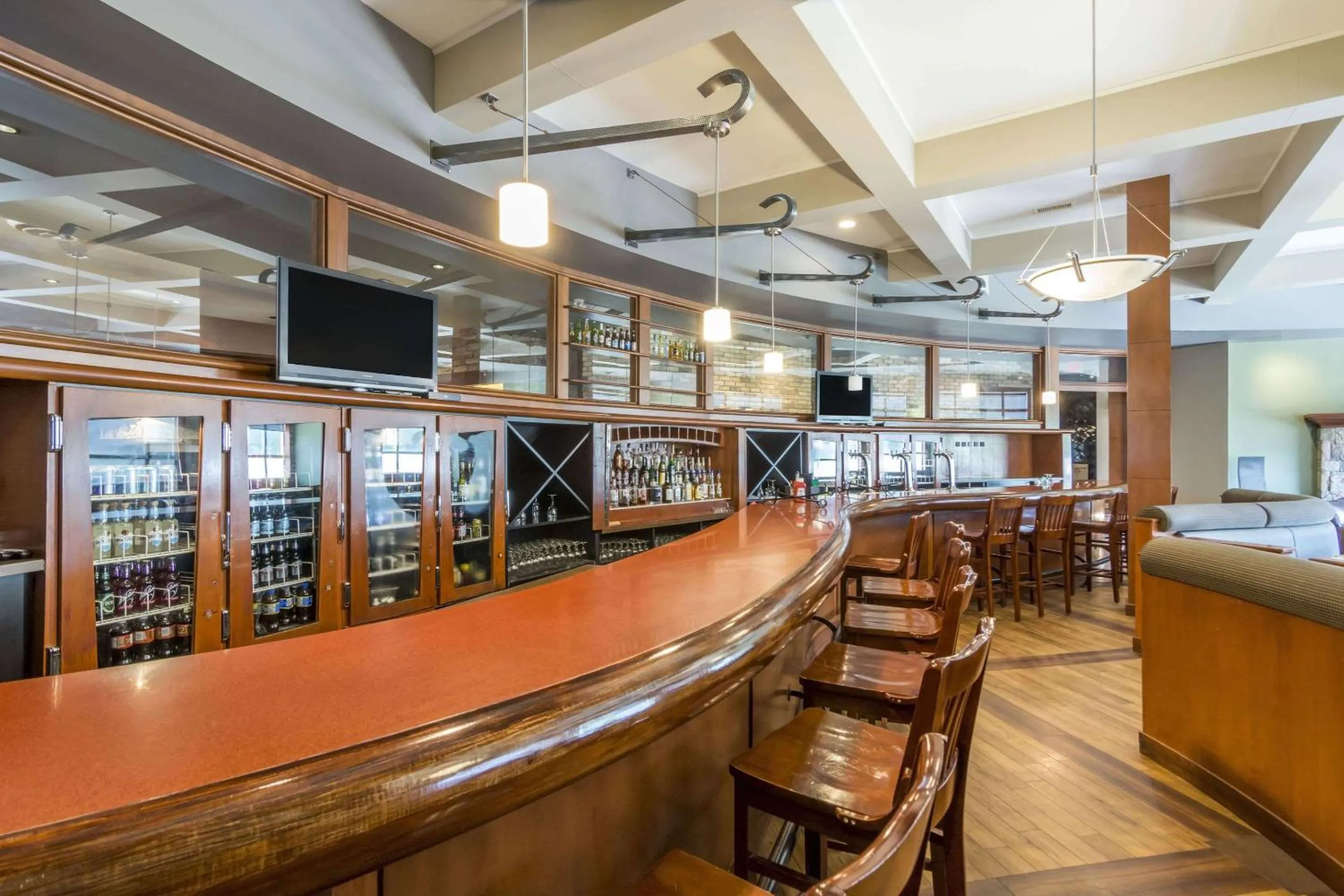 Restaurant/places to eat in Clarion Hotel & Conference Centre