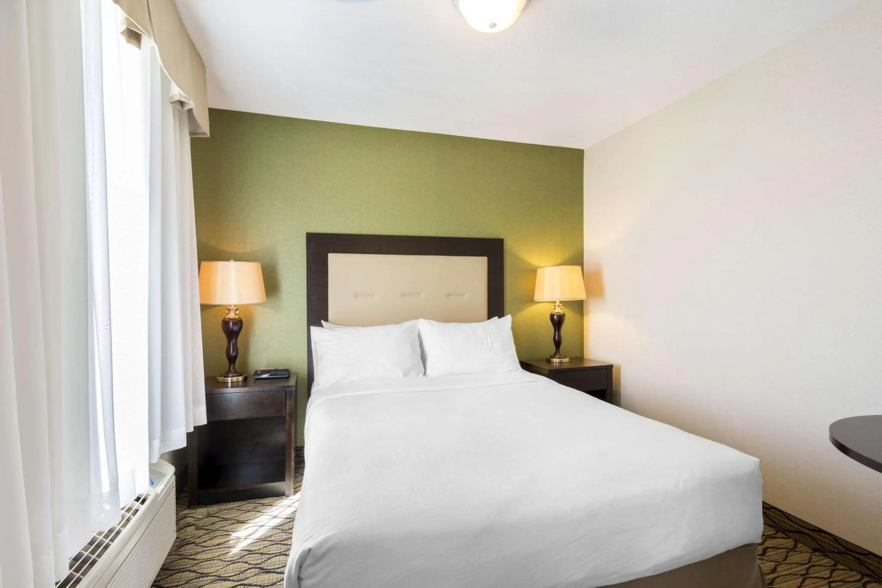 Photo of the whole room, Bed in Clarion Hotel & Conference Centre