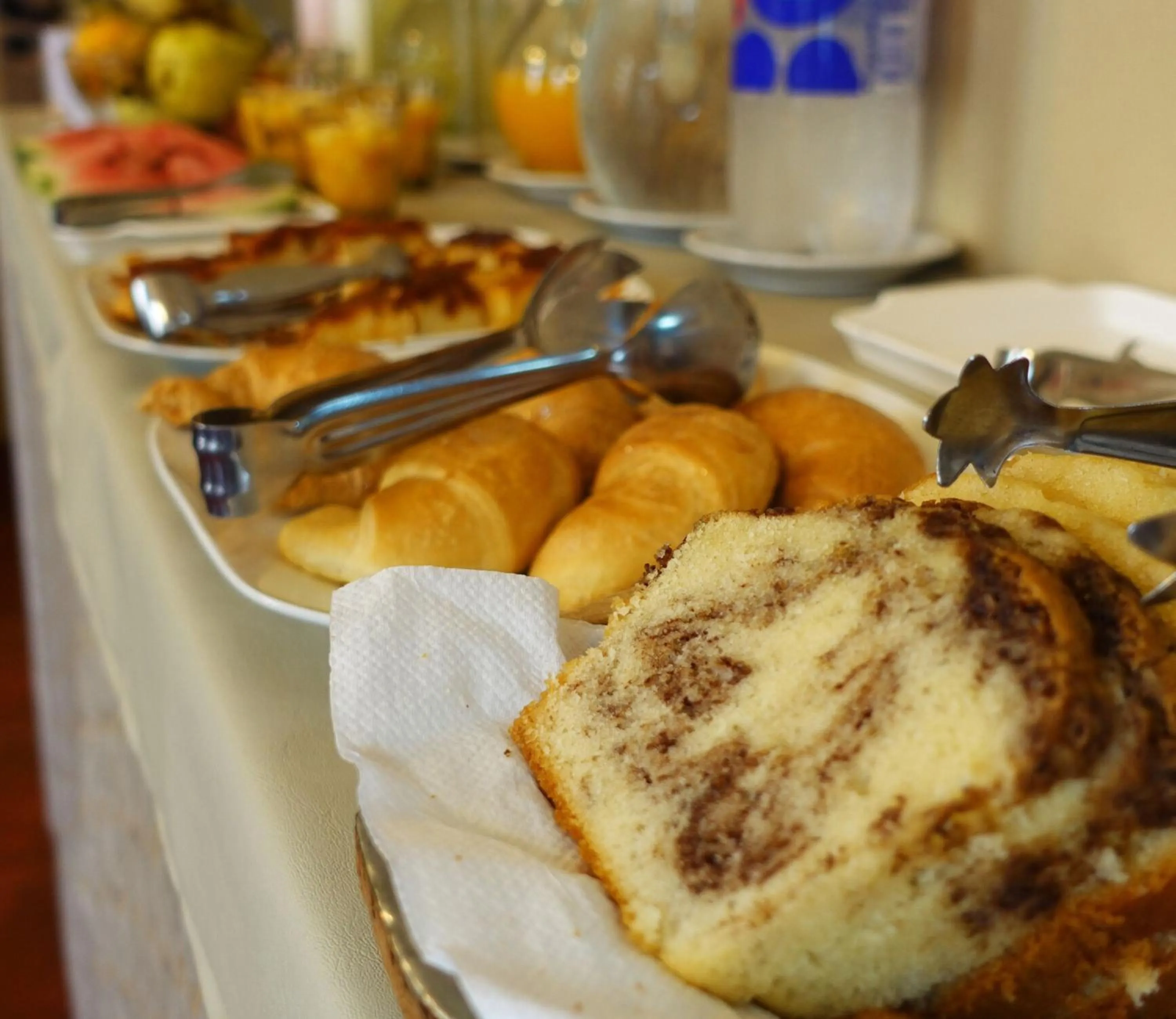 Buffet breakfast in Hotel de la Linda