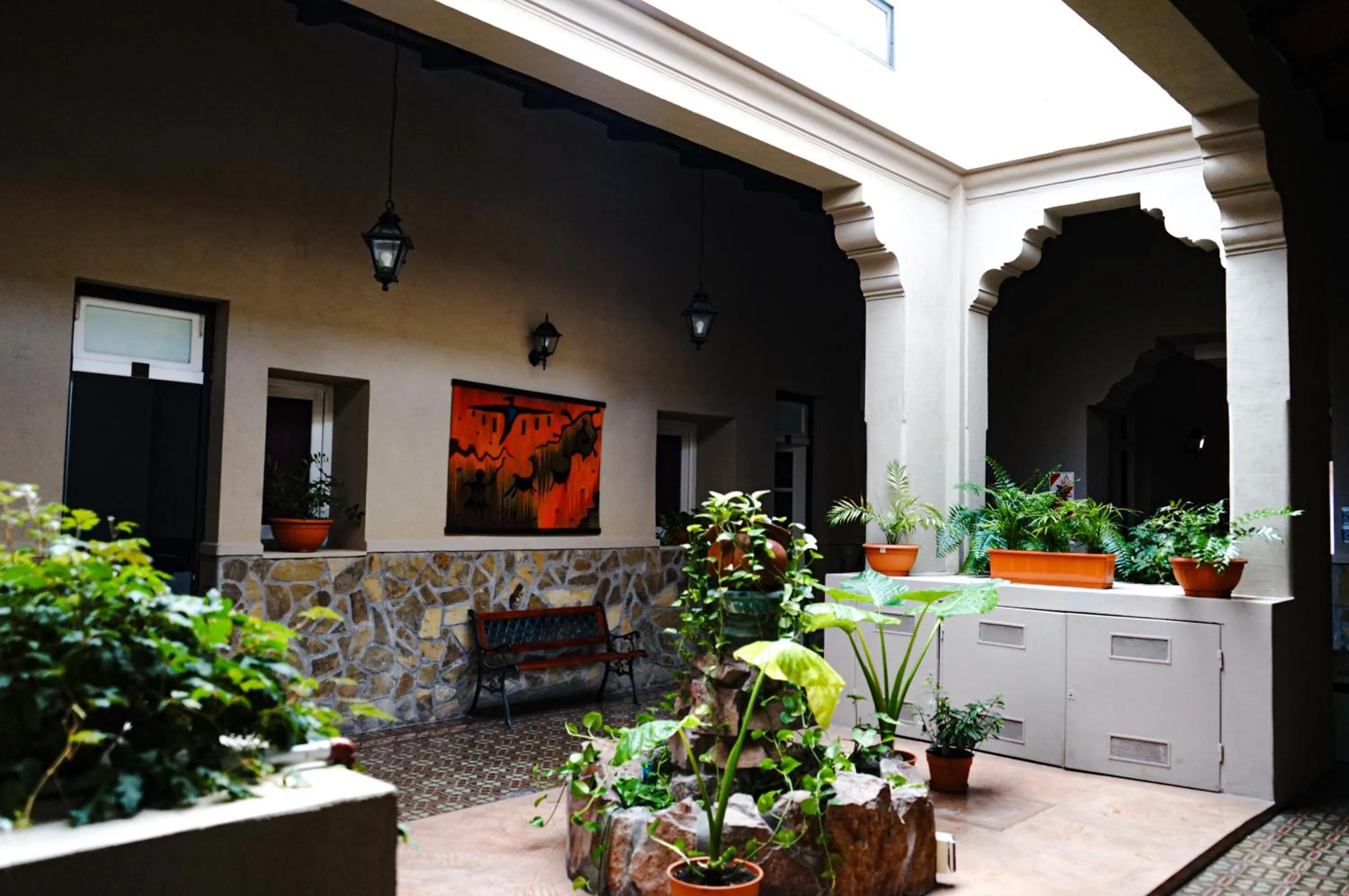 Inner courtyard view in Hotel de la Linda