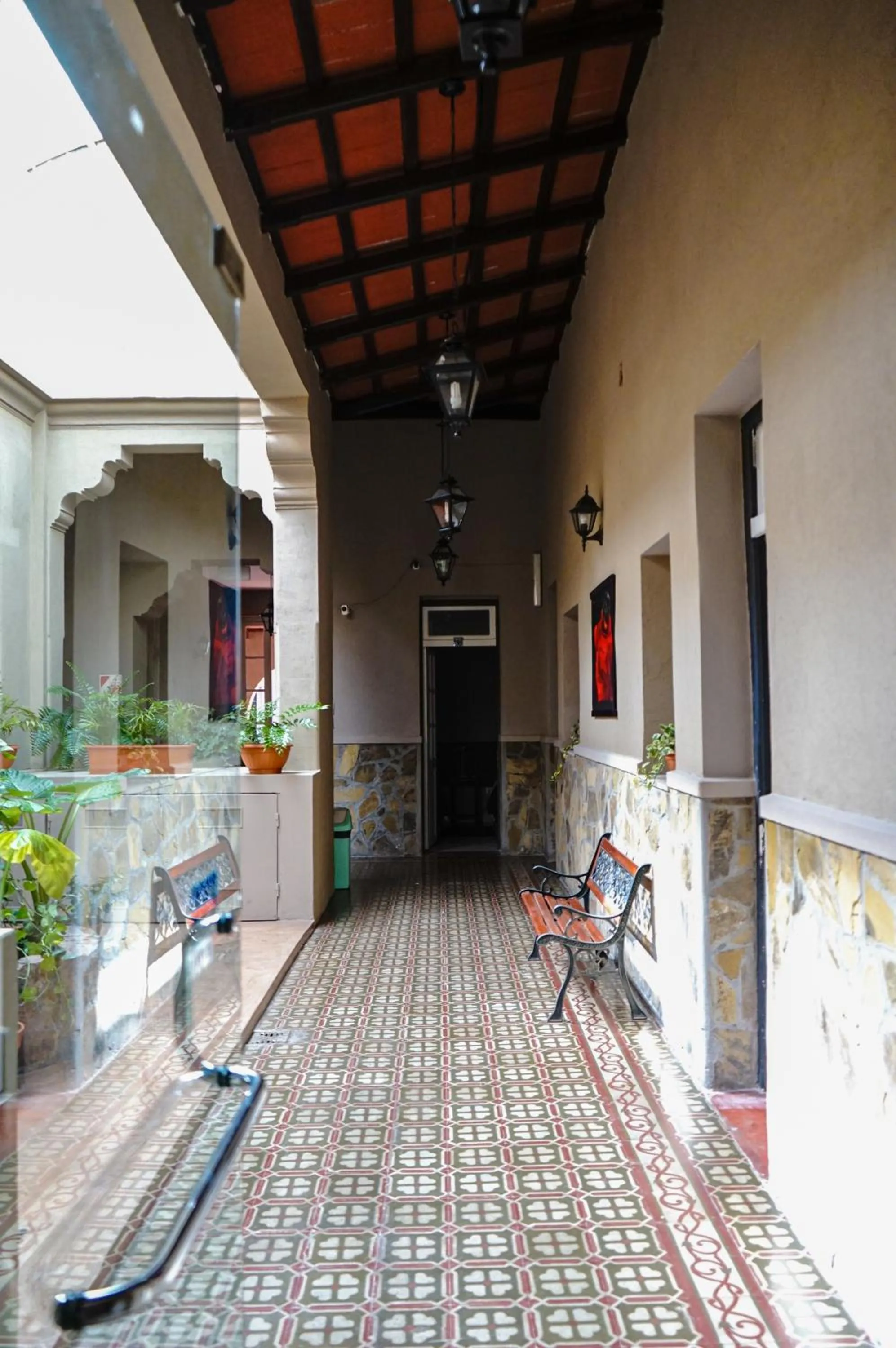 Property building in Hotel de la Linda