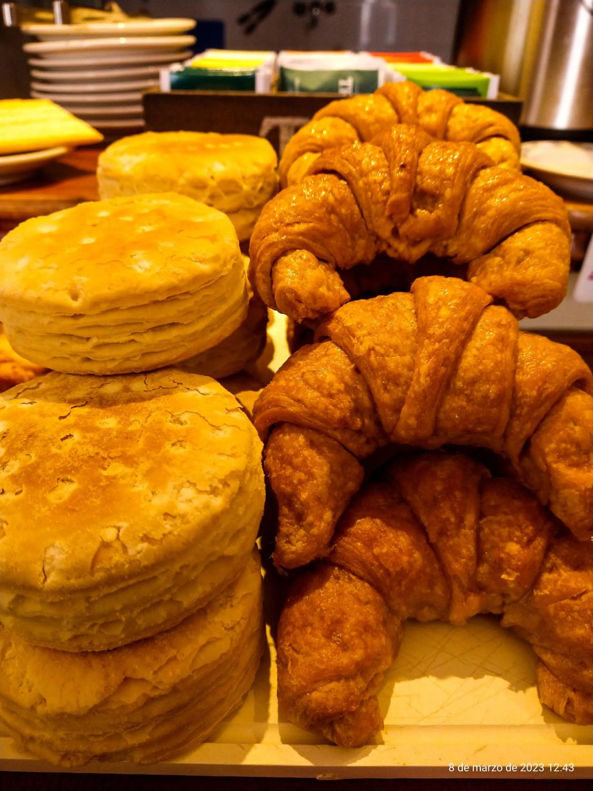 Buffet breakfast in Hotel de la Linda