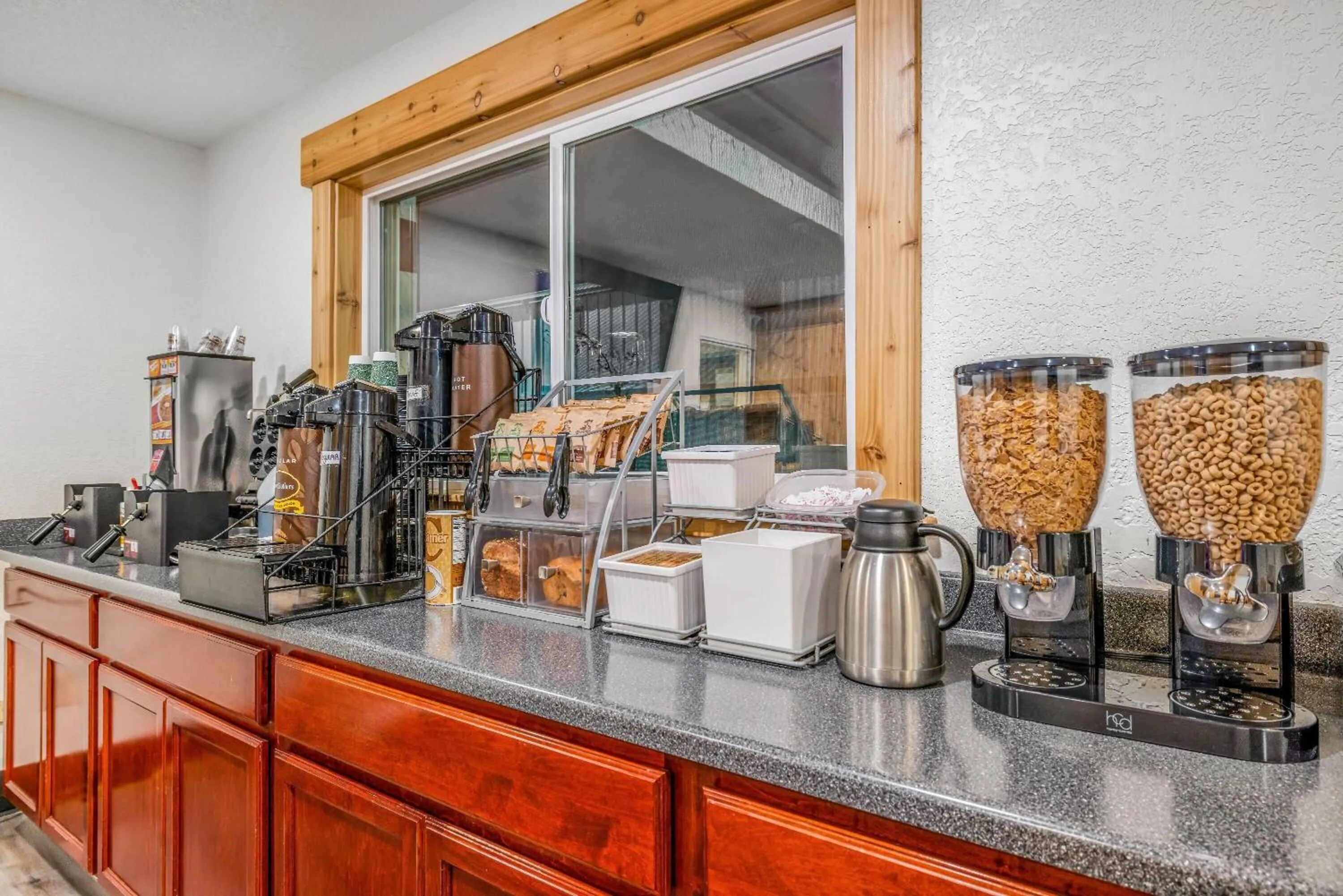 Restaurant/places to eat in Super 8 by Wyndham Arcata