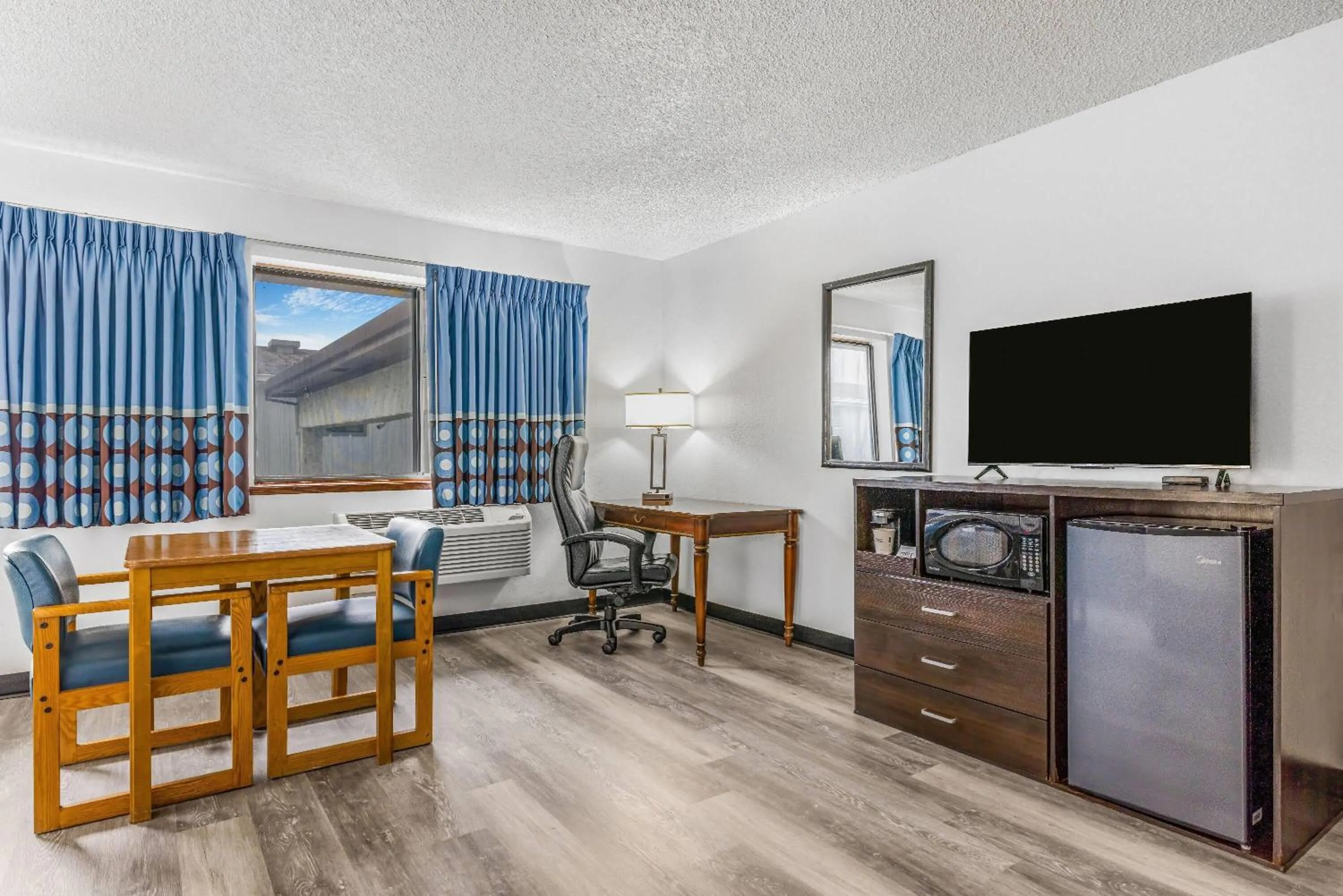 Bed in Super 8 by Wyndham Arcata