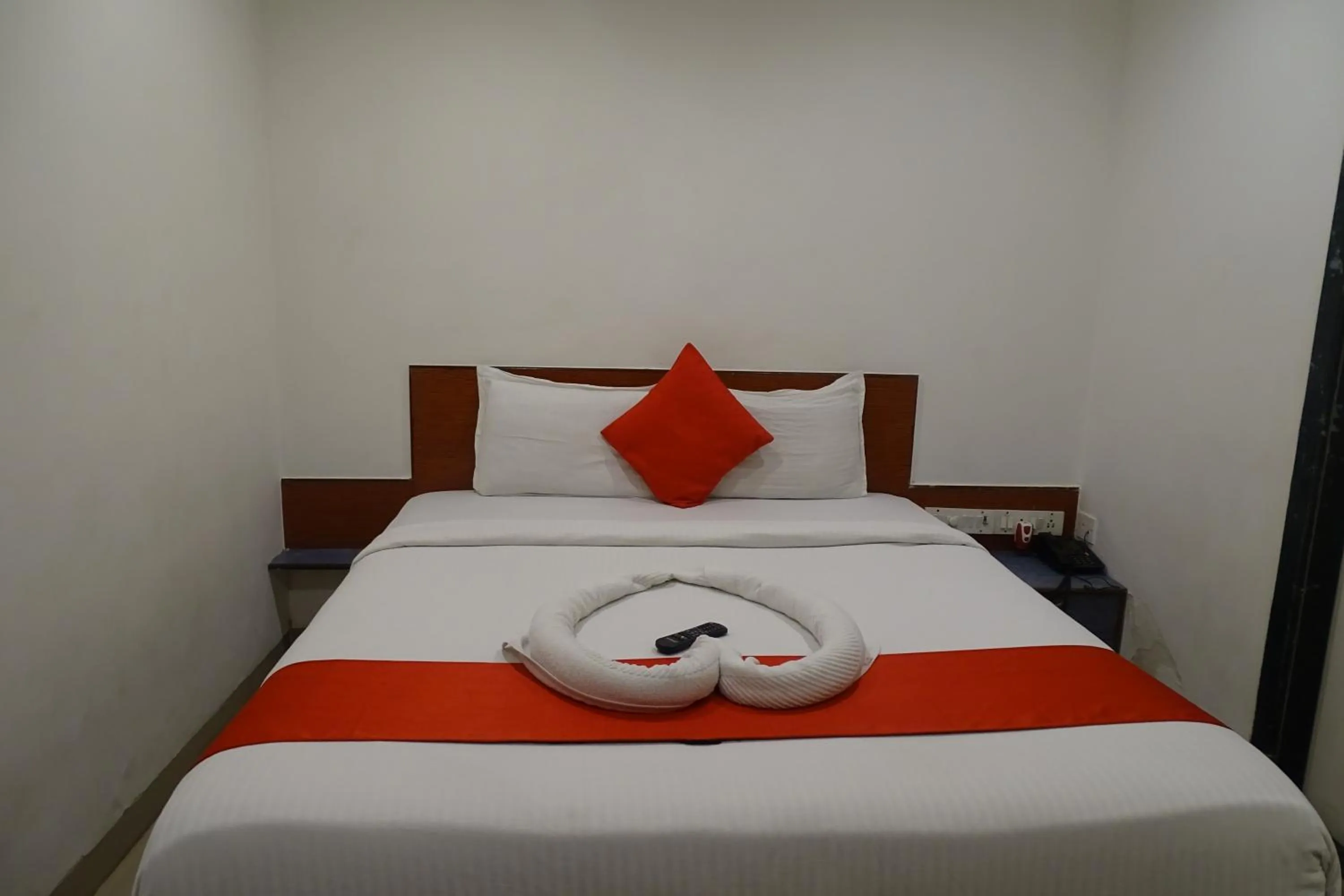 Bedroom, Bed in Hotel Sunshine Airport