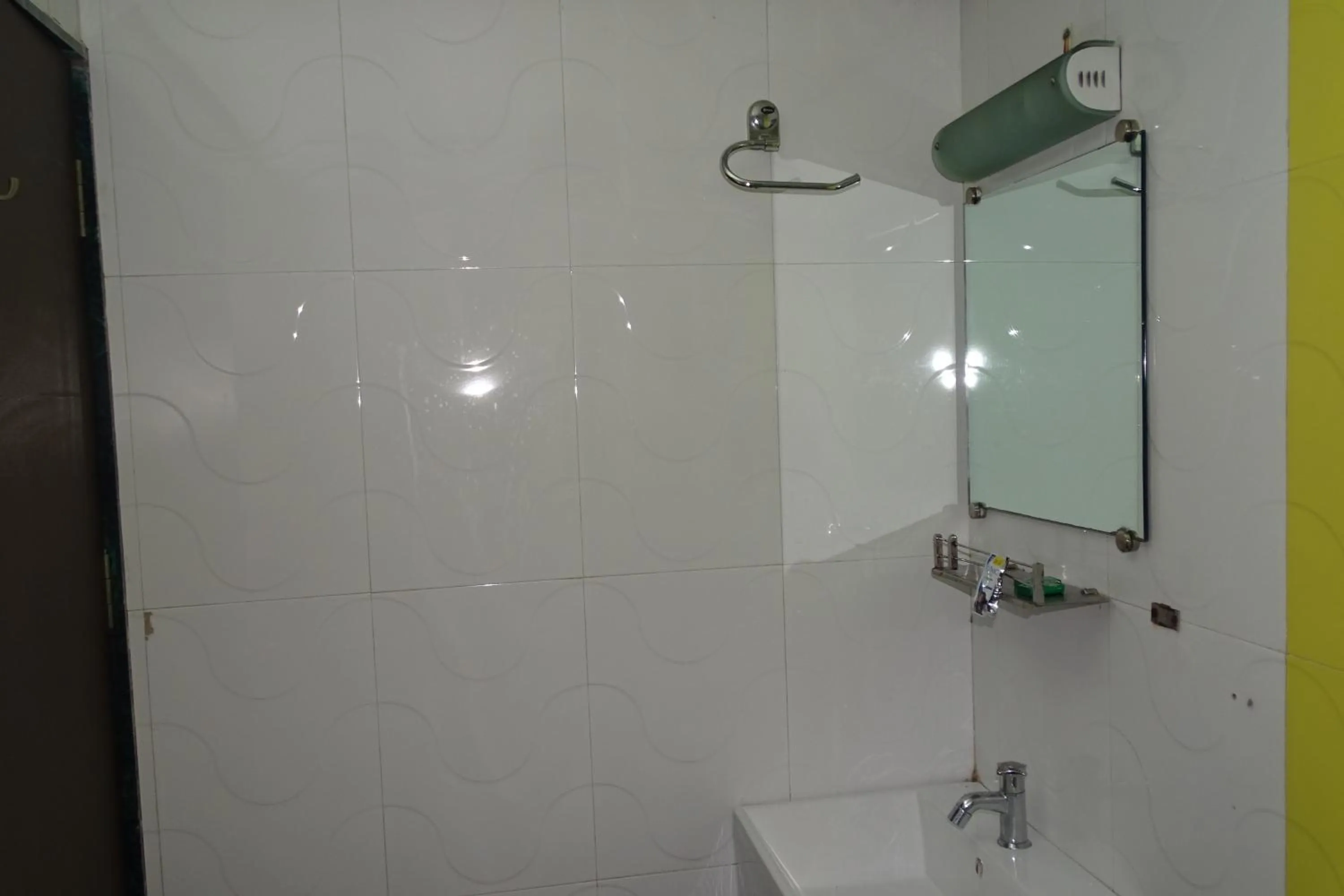 Bathroom in Hotel Sunshine Airport