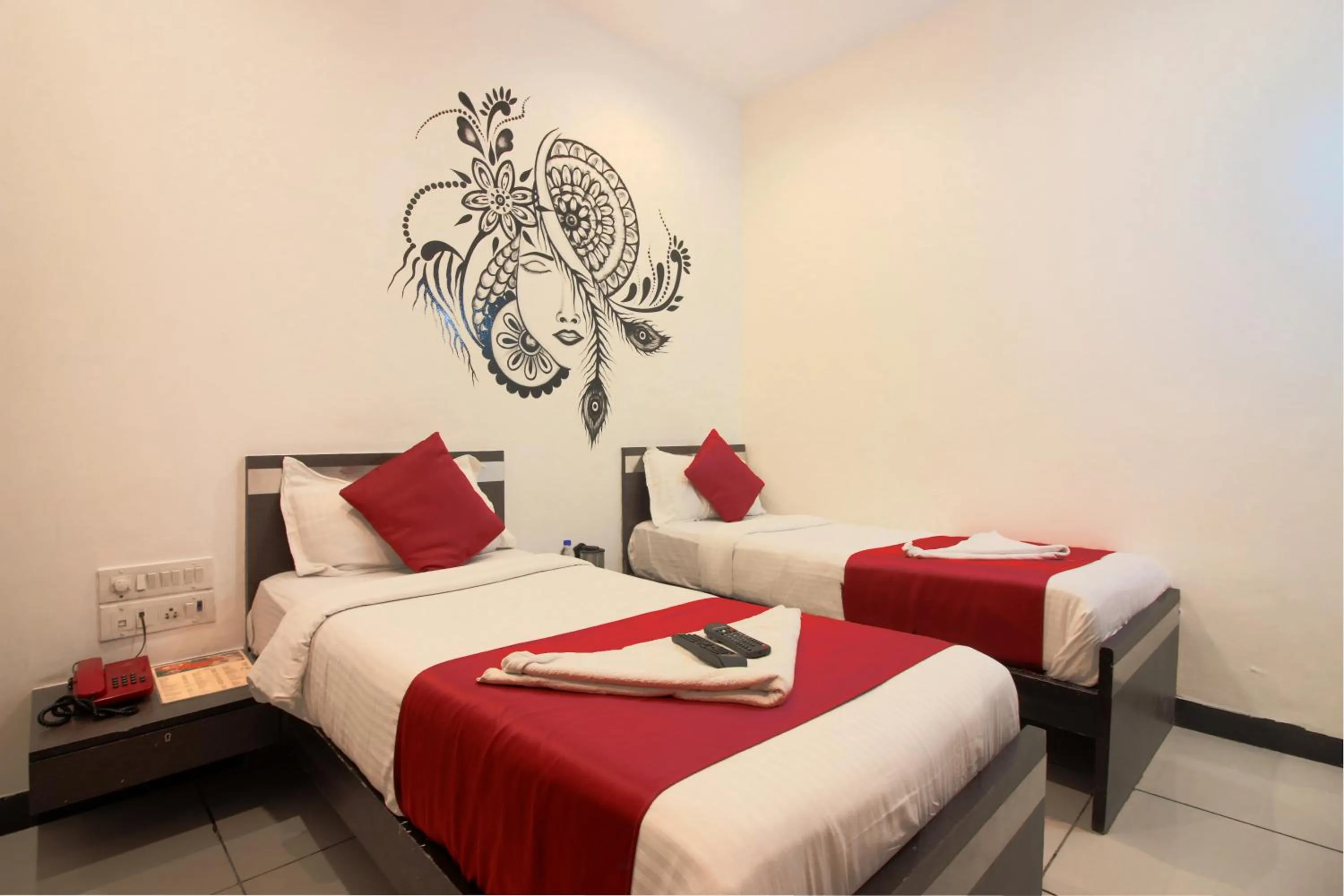 Bedroom, Bed in Hotel Sunshine Airport