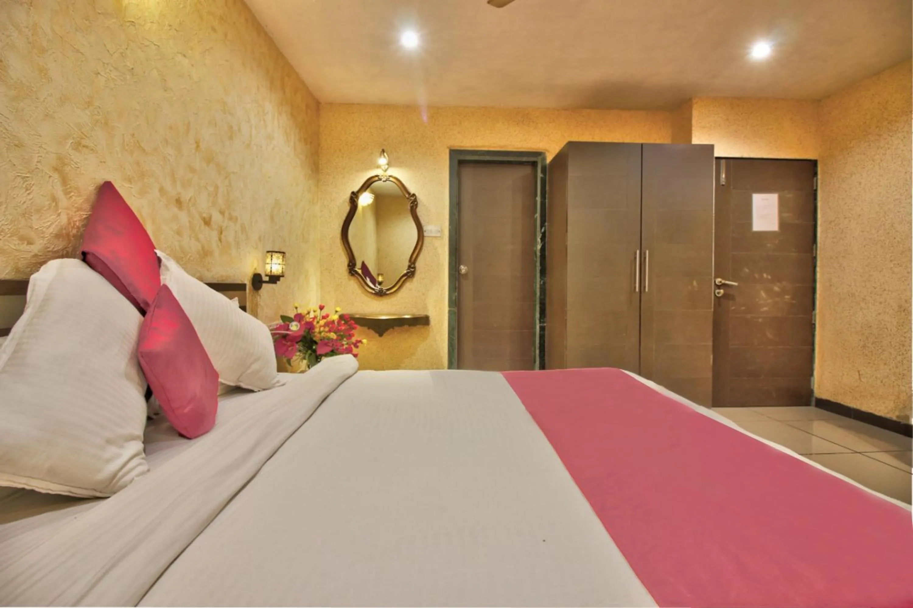 Bed in Hotel Sunshine Airport