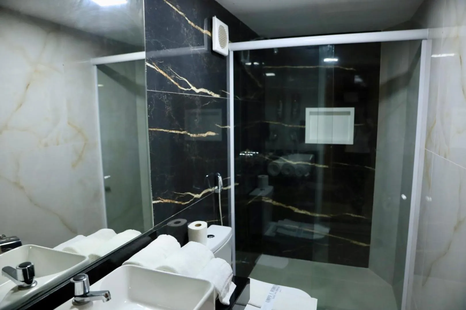 Bathroom in Hotel Village Premium Caruaru