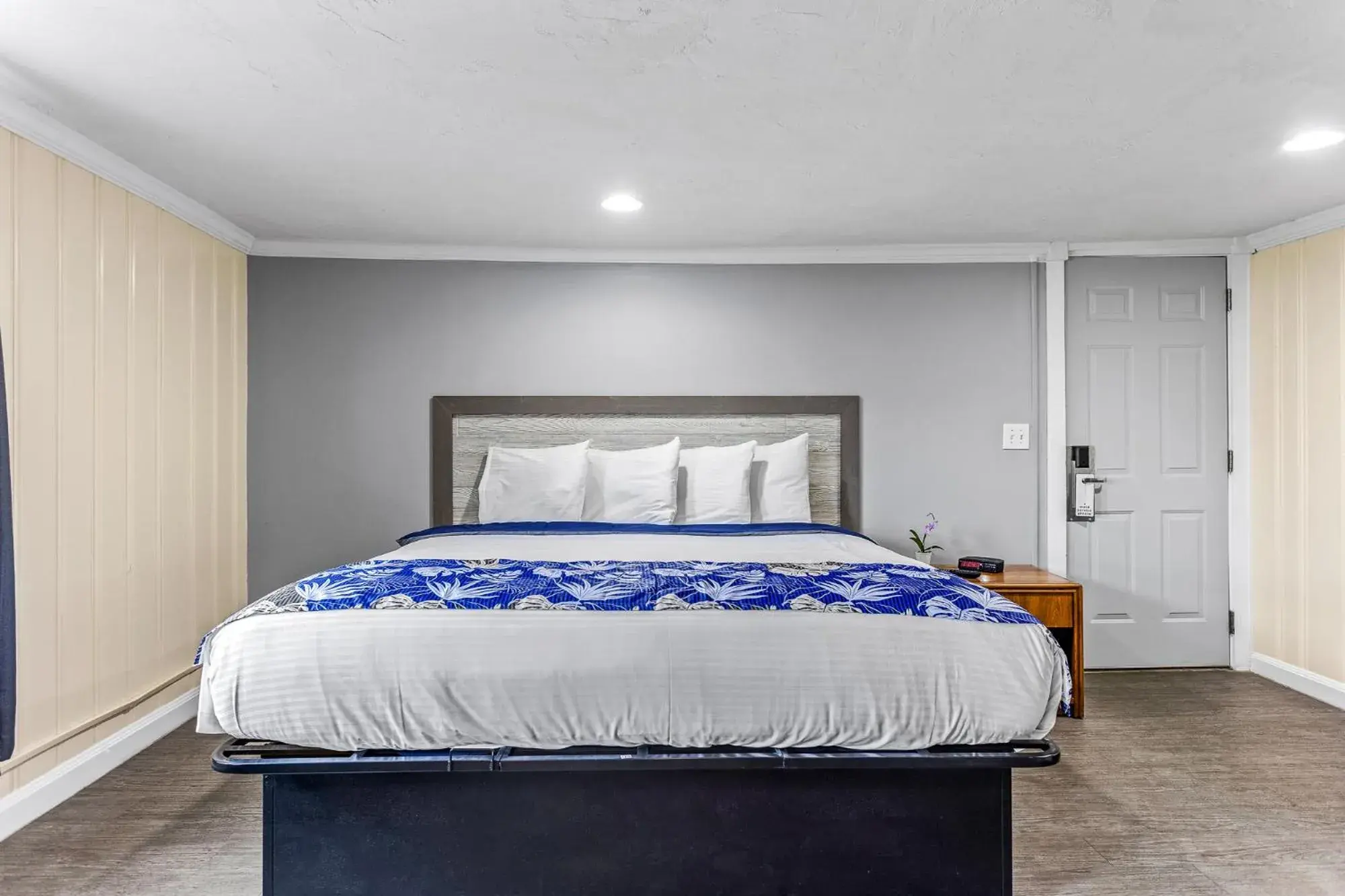 King Room in Tides Motel - Hampton Beach King Room in Tides Motel - Hampton Beach