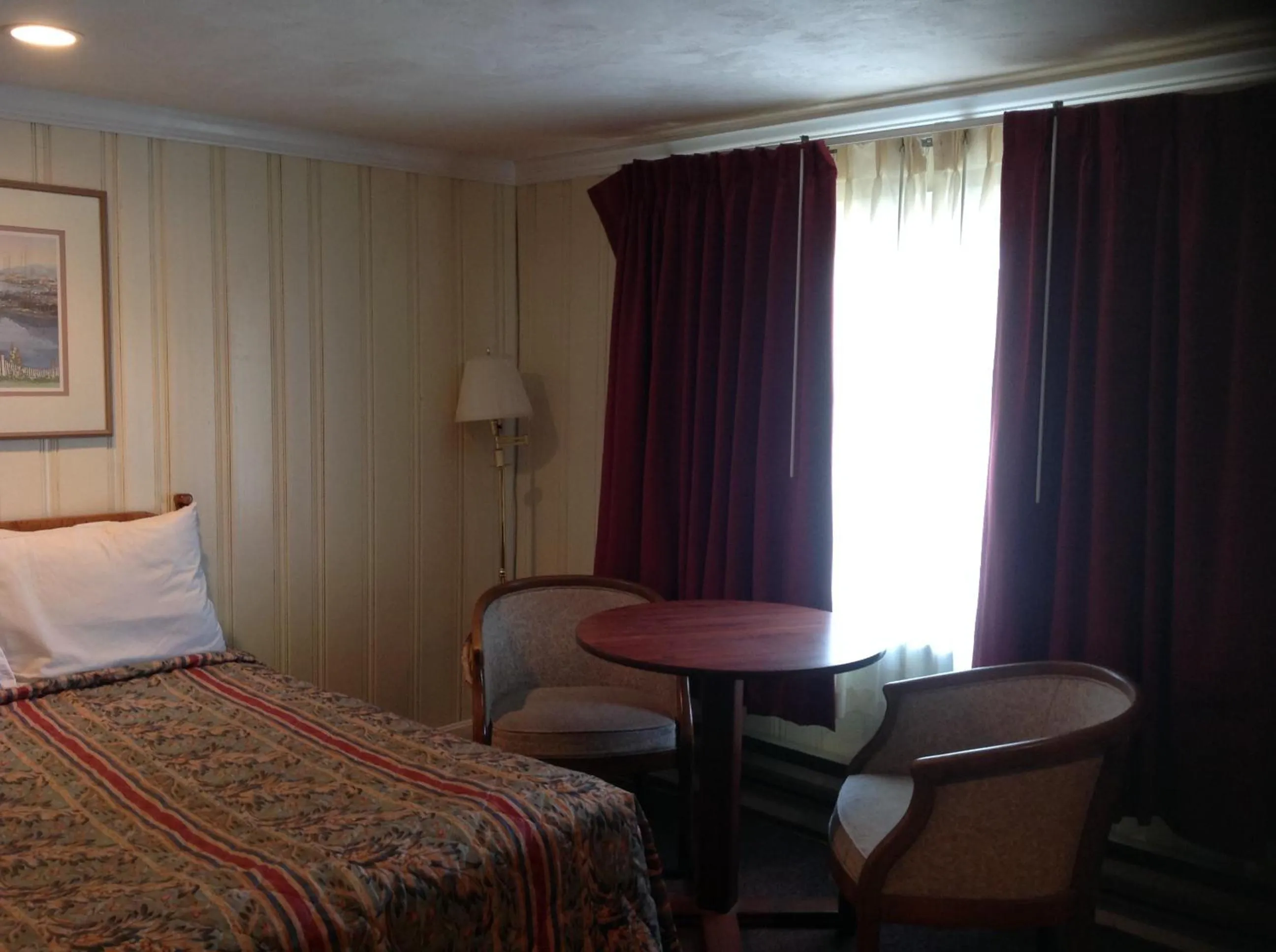 Day, Bed in Tides Motel - Hampton Beach