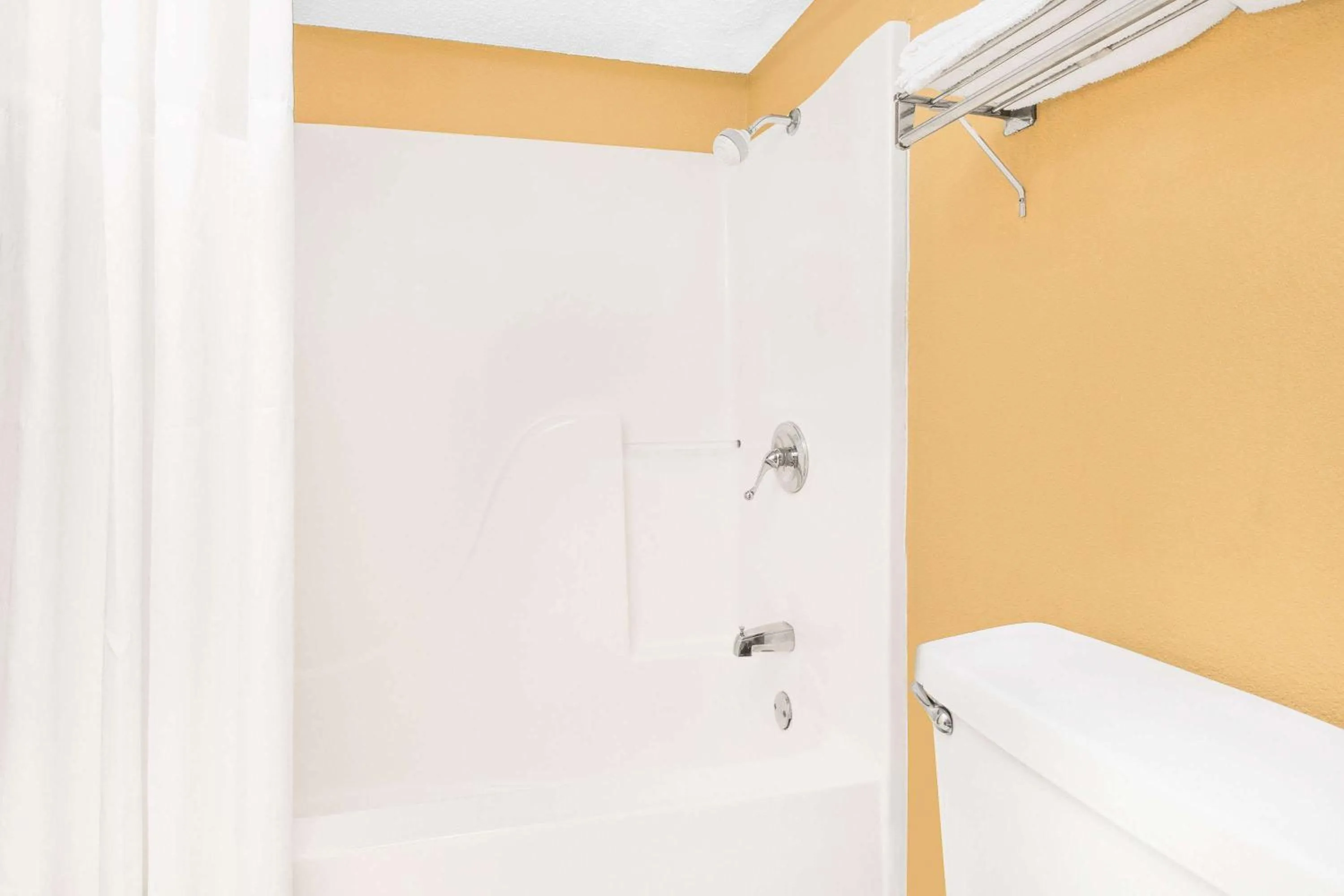 Photo of the whole room, Bathroom in Days Inn by Wyndham N Little Rock East