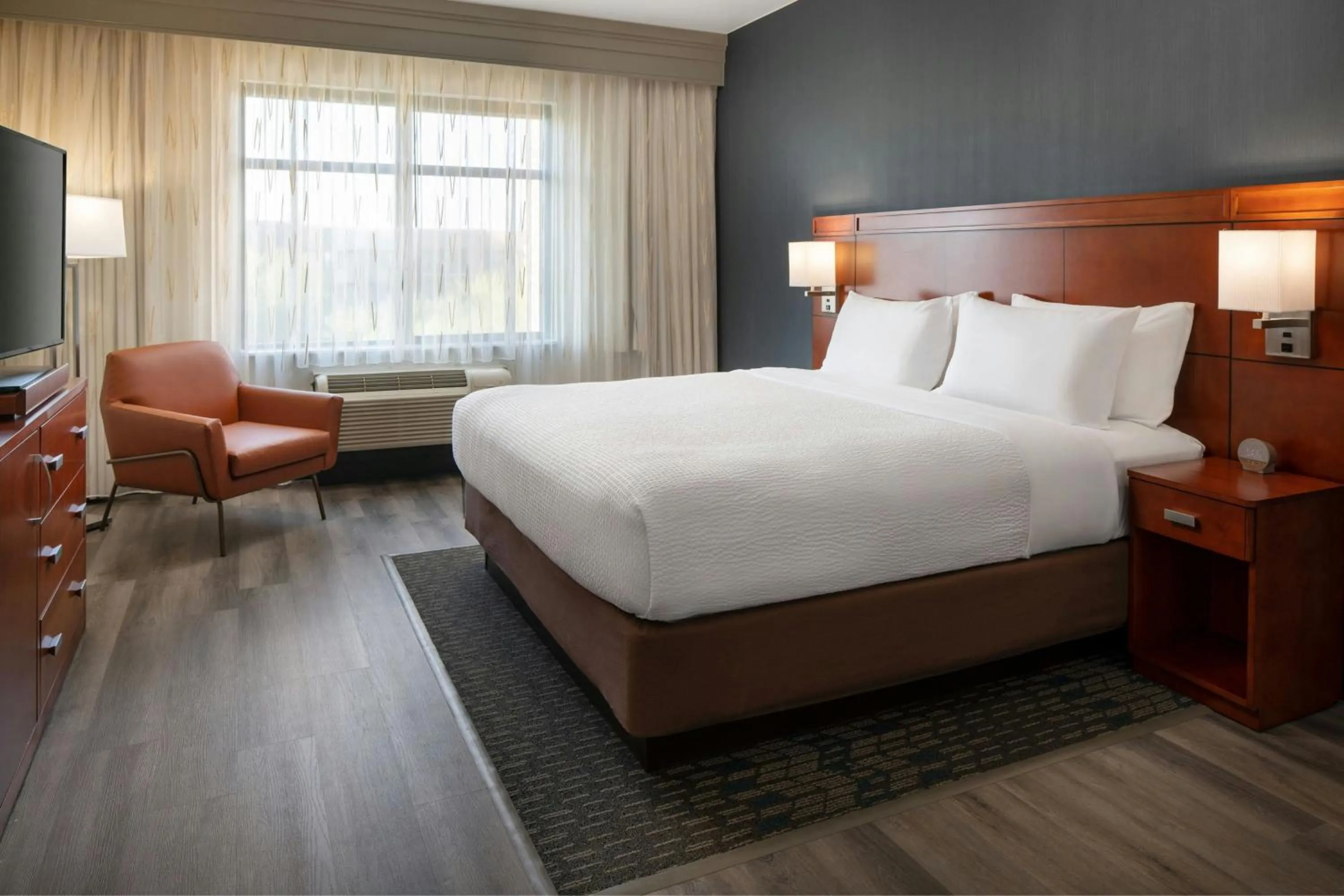 Bedroom, Bed in Courtyard by Marriott Scottsdale Salt River