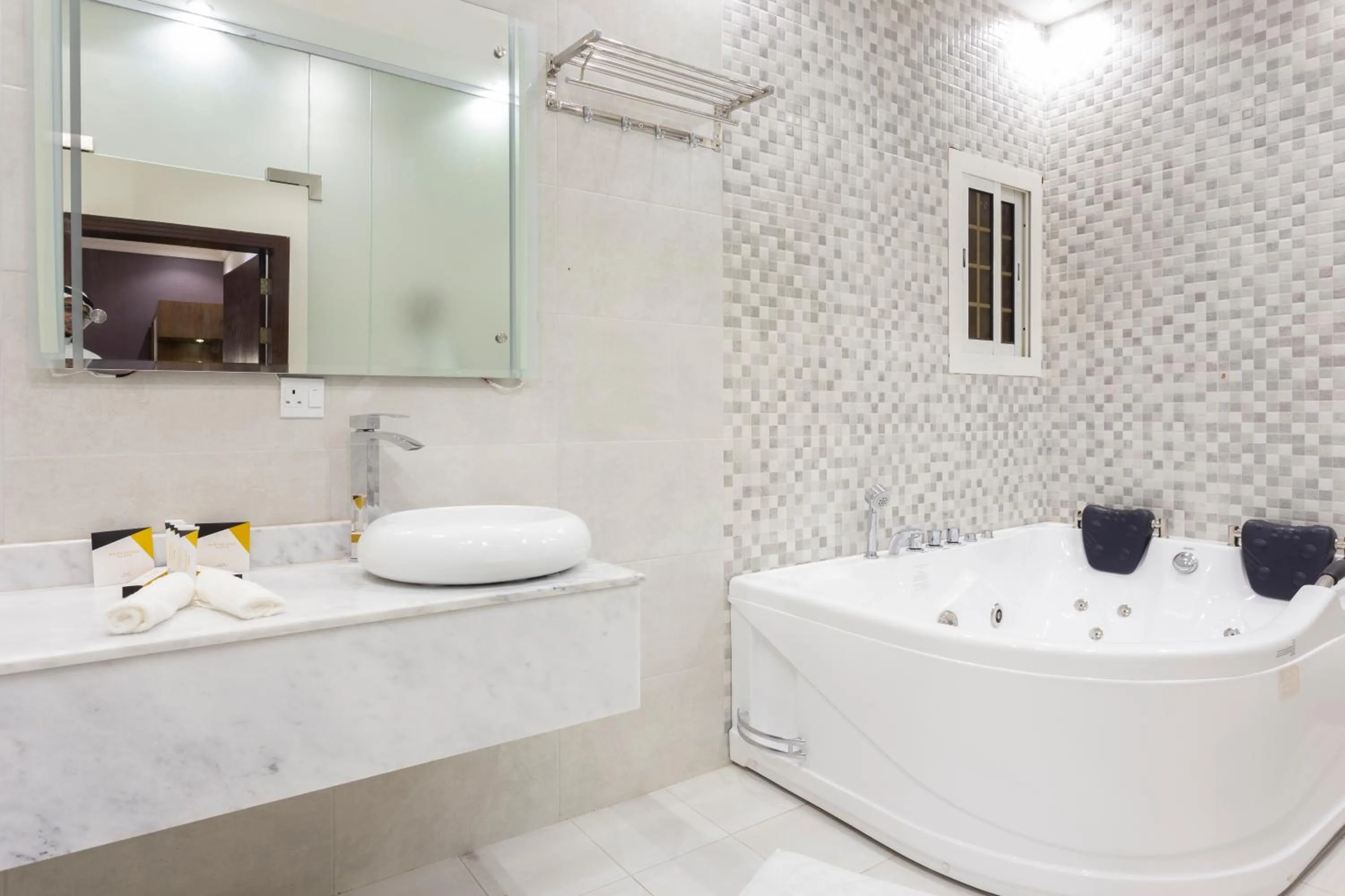 Bathroom in Dior Inn serviced apartments