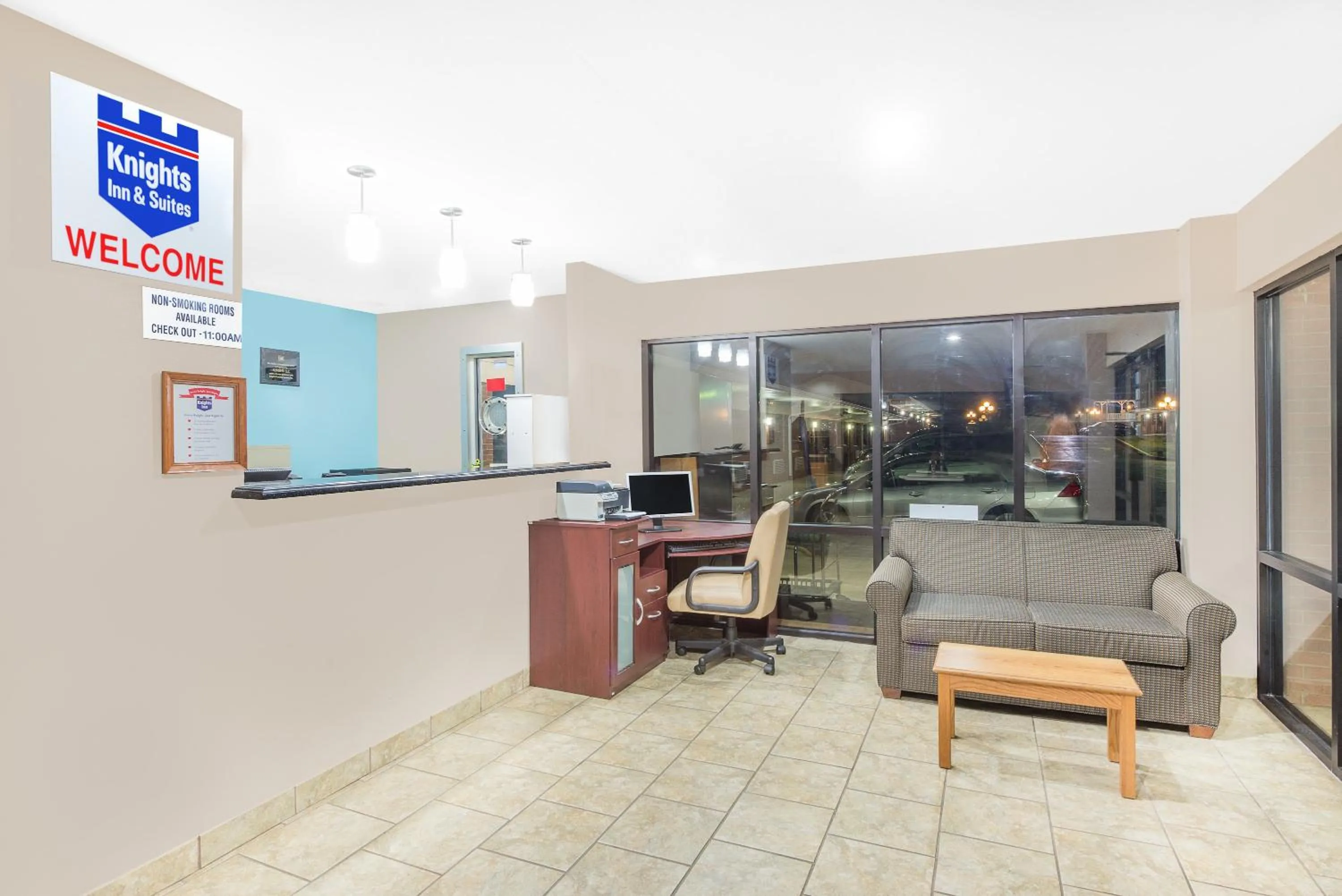 Lobby or reception in Hotel Express Anniston/Oxford
