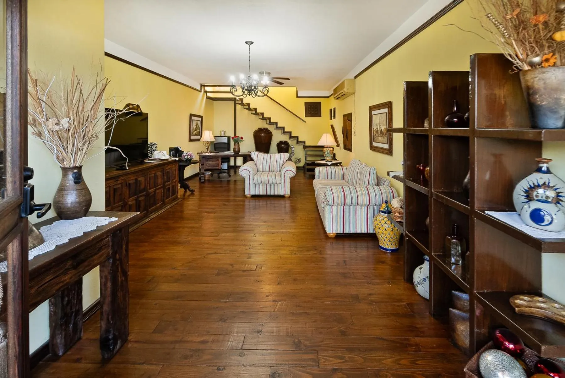 TV and multimedia in Posada de las Flores La Paz