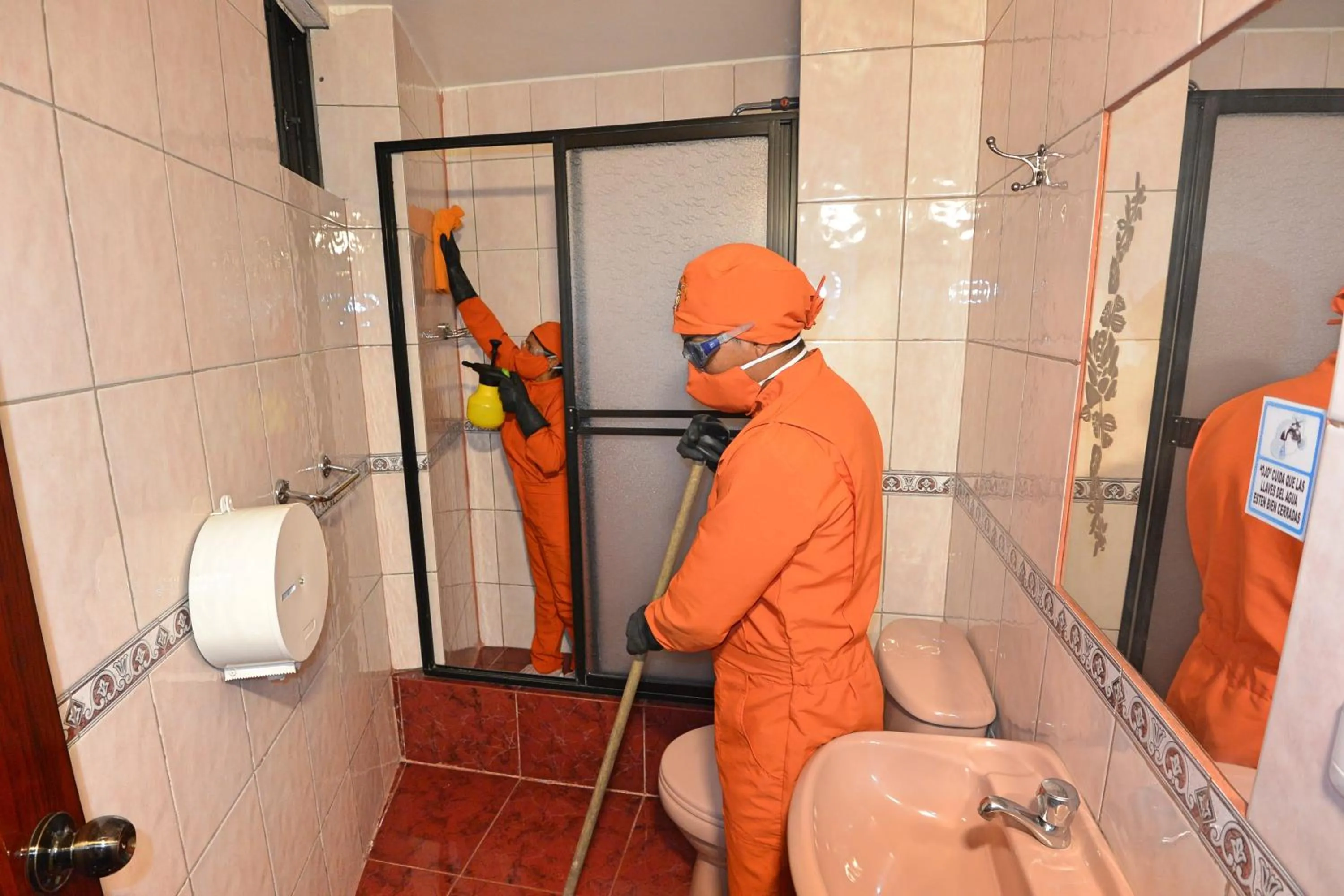 Bathroom in Hotel Gran Quitumbe